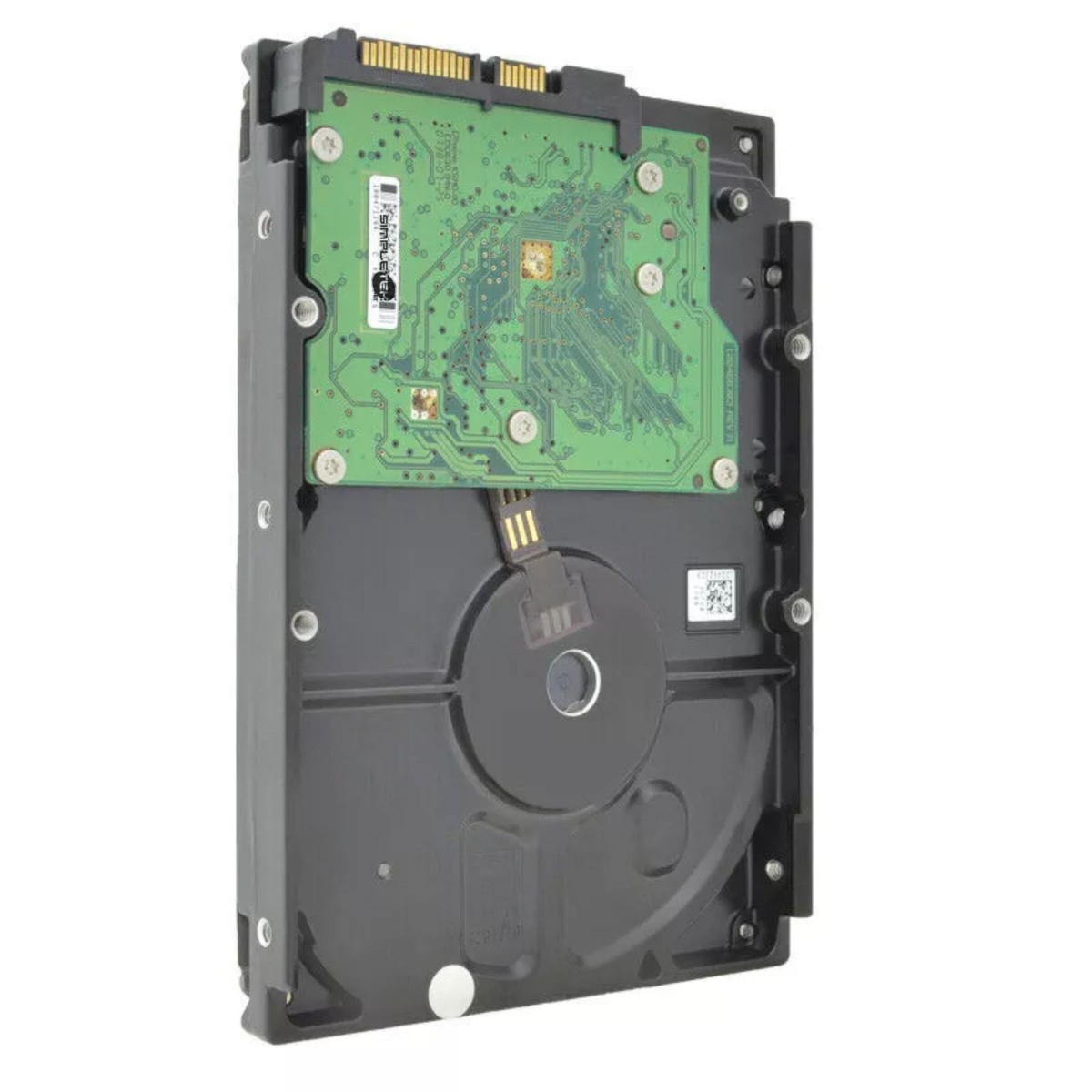 Un disco rigido è mostrato, con un circuito stampato verde e un involucro nero. I componenti dell'unità sono visibili, inclusi connettori e chip.