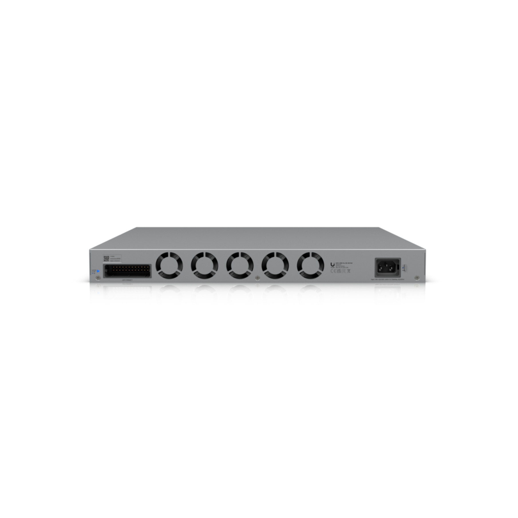 Un dispositivo di rete grigio con più aperture per ventole, una porta di alimentazione e varie porte di connessione. Sfondo bianco.
