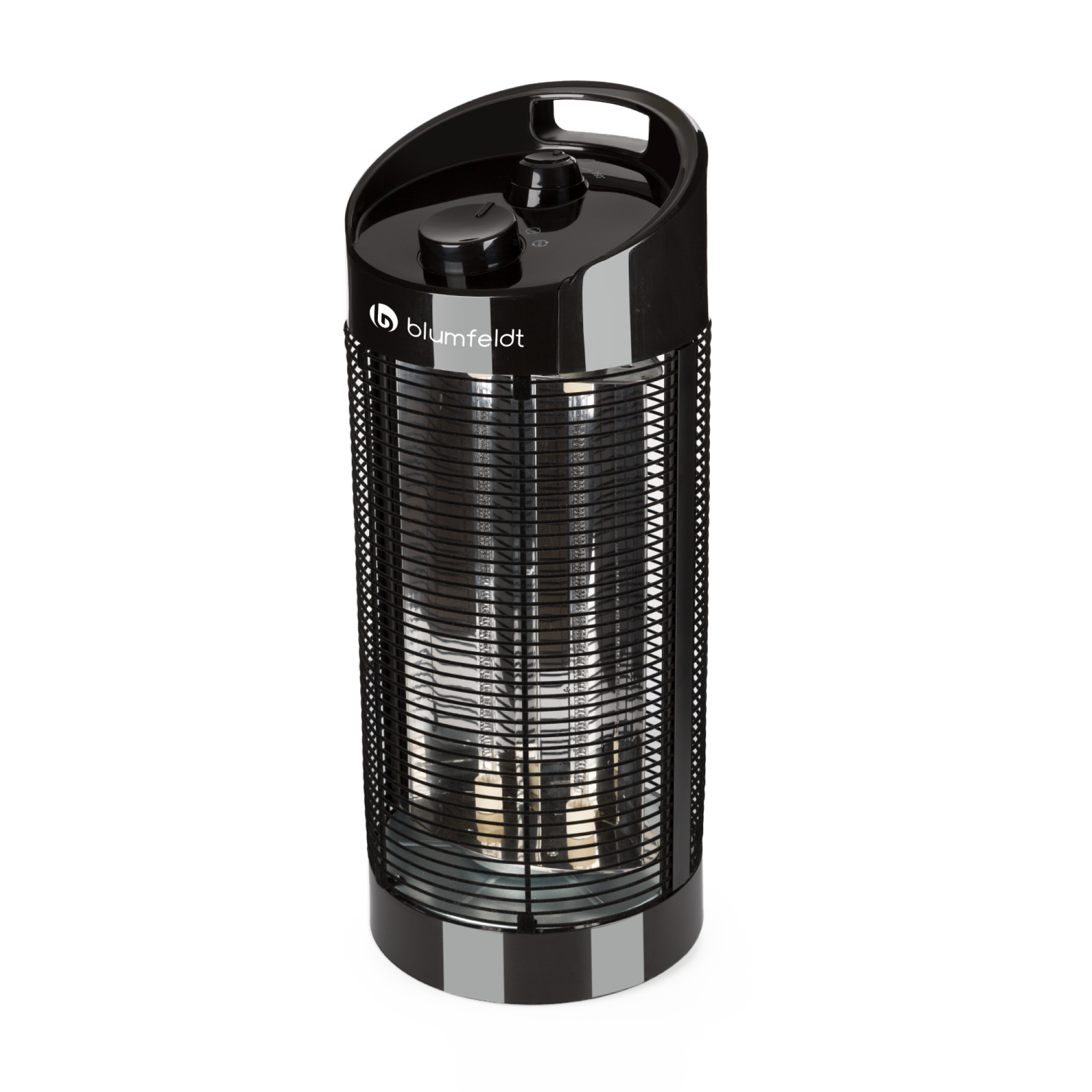 Un termoventilatore elettrico blumfeldt nero. È cilindrico con una maniglia in alto. Il termoventilatore è su sfondo bianco.