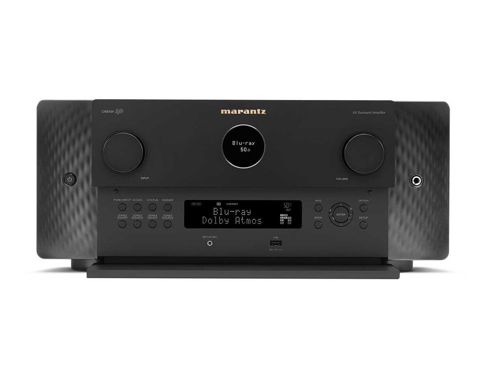 Siyah Marantz AV alıcısı. Blu-ray ve Dolby Atmos gösteren bir ekrana sahiptir. Giriş, ses düzeyi ve çeşitli kontrol düğmeleri bulunur.