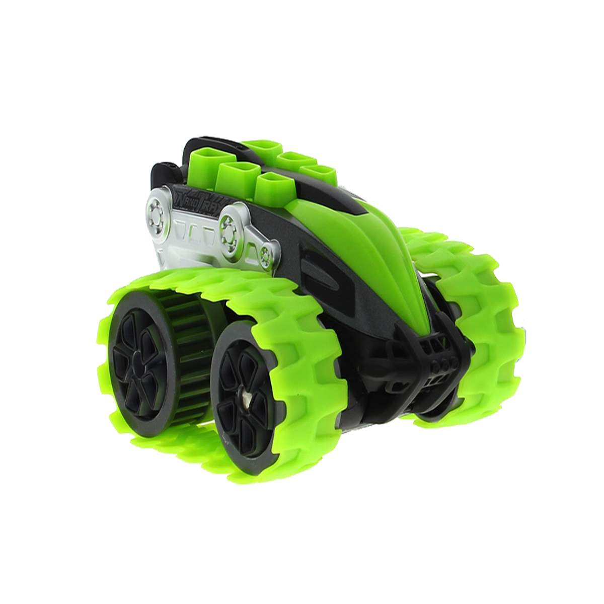 Un coche de juguete verde y negro con ruedas grandes y verdes. El coche está sobre un fondo blanco. Tiene un diseño futurista.