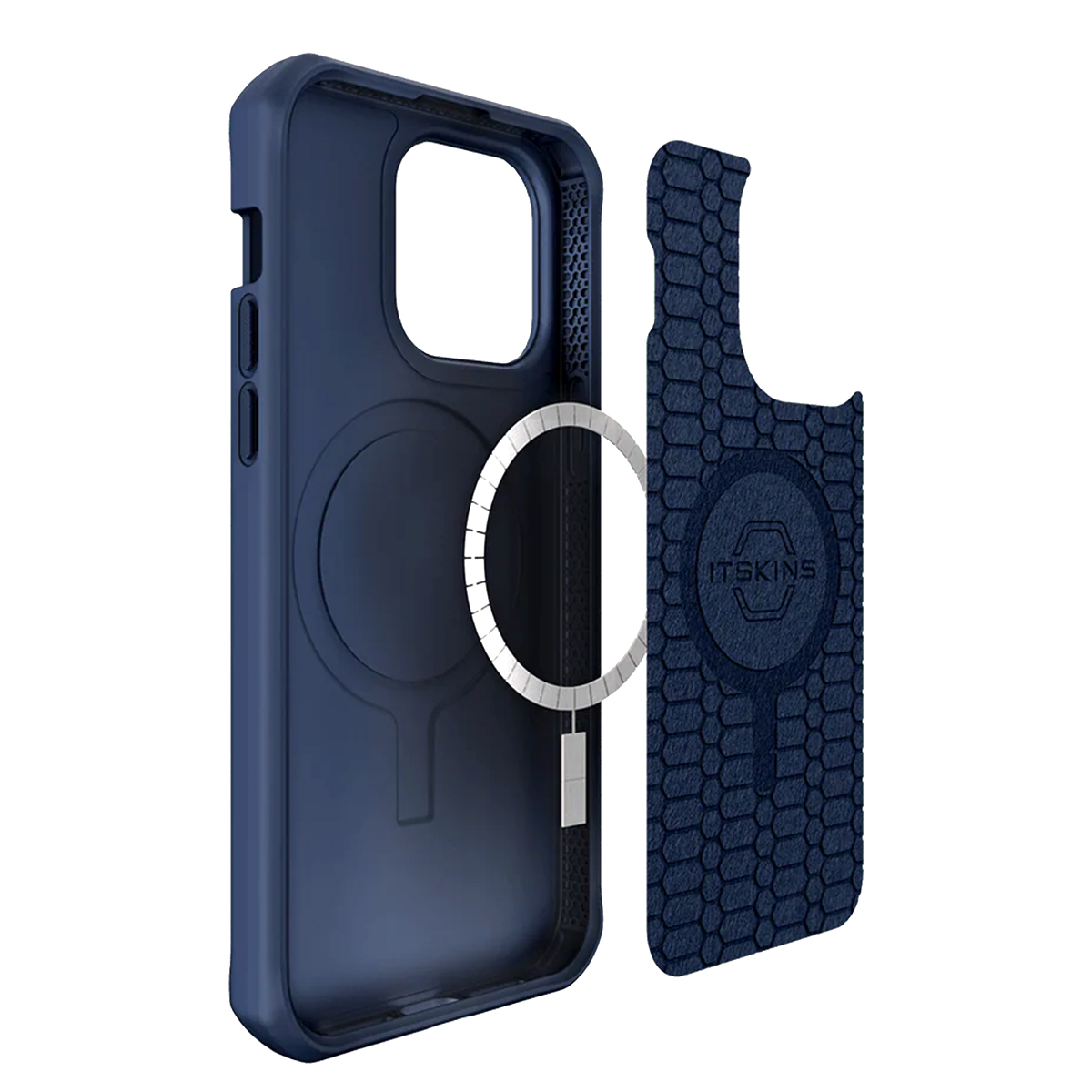 Custodia per telefono blu scuro, smontata, che mostra i componenti interni e il motivo esagonale. Un anello d'argento fluttua tra i pezzi.