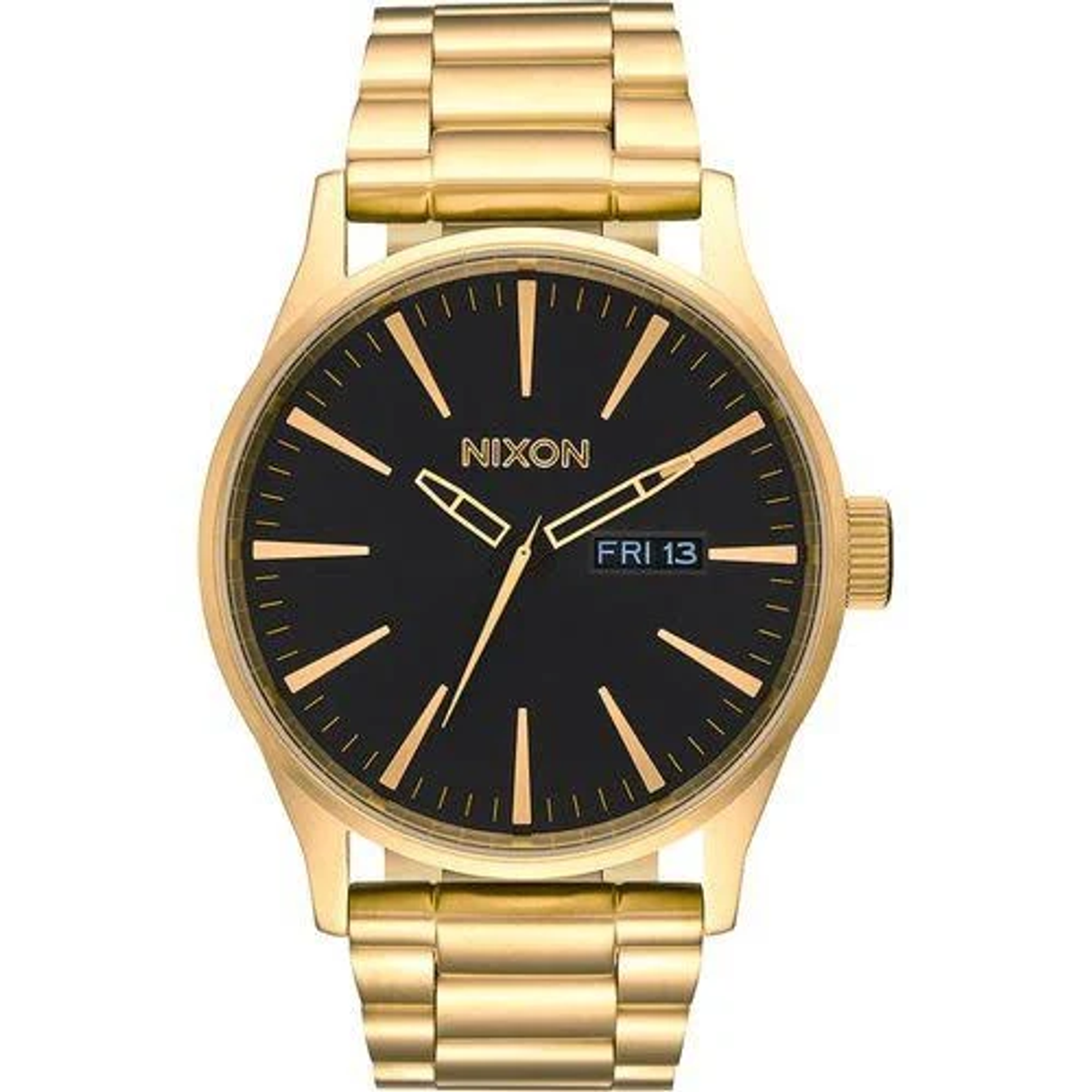 Reloj Nixon dorado con esfera negra, agujas y marcadores dorados. El día es viernes 13. Correa de metal dorado.