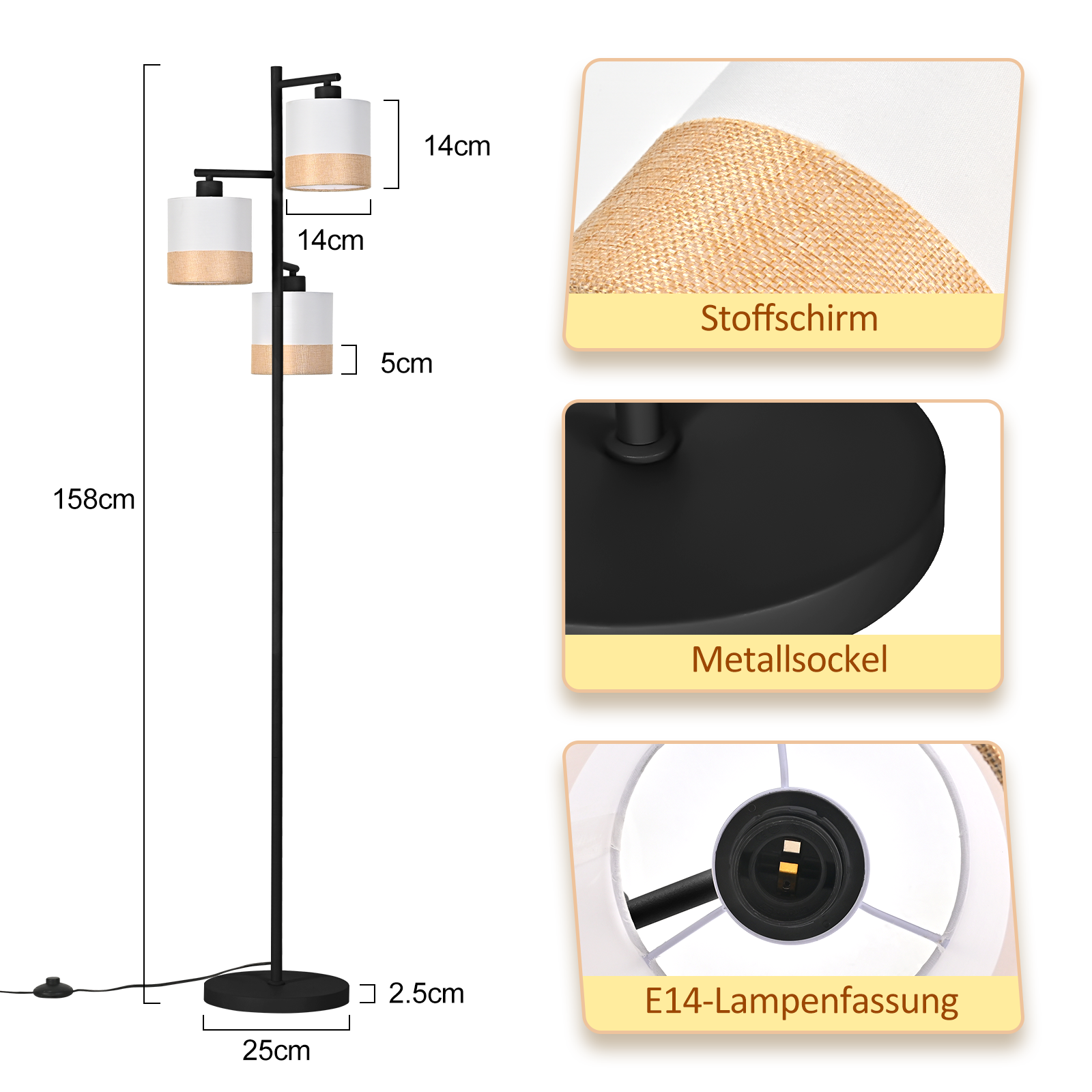 Lampada da terra con tre paralumi. Ognuno ha una parte superiore bianca e una inferiore intrecciata. Un palo e una base neri sostengono le lampade.