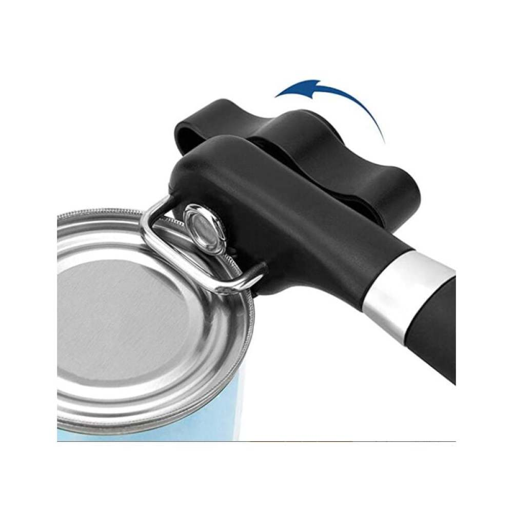 Ein Dosenöffner wird verwendet, um eine Dose zu öffnen. Der Dosenöffner ist schwarz und silberfarben. Die Dose ist silber und blau.