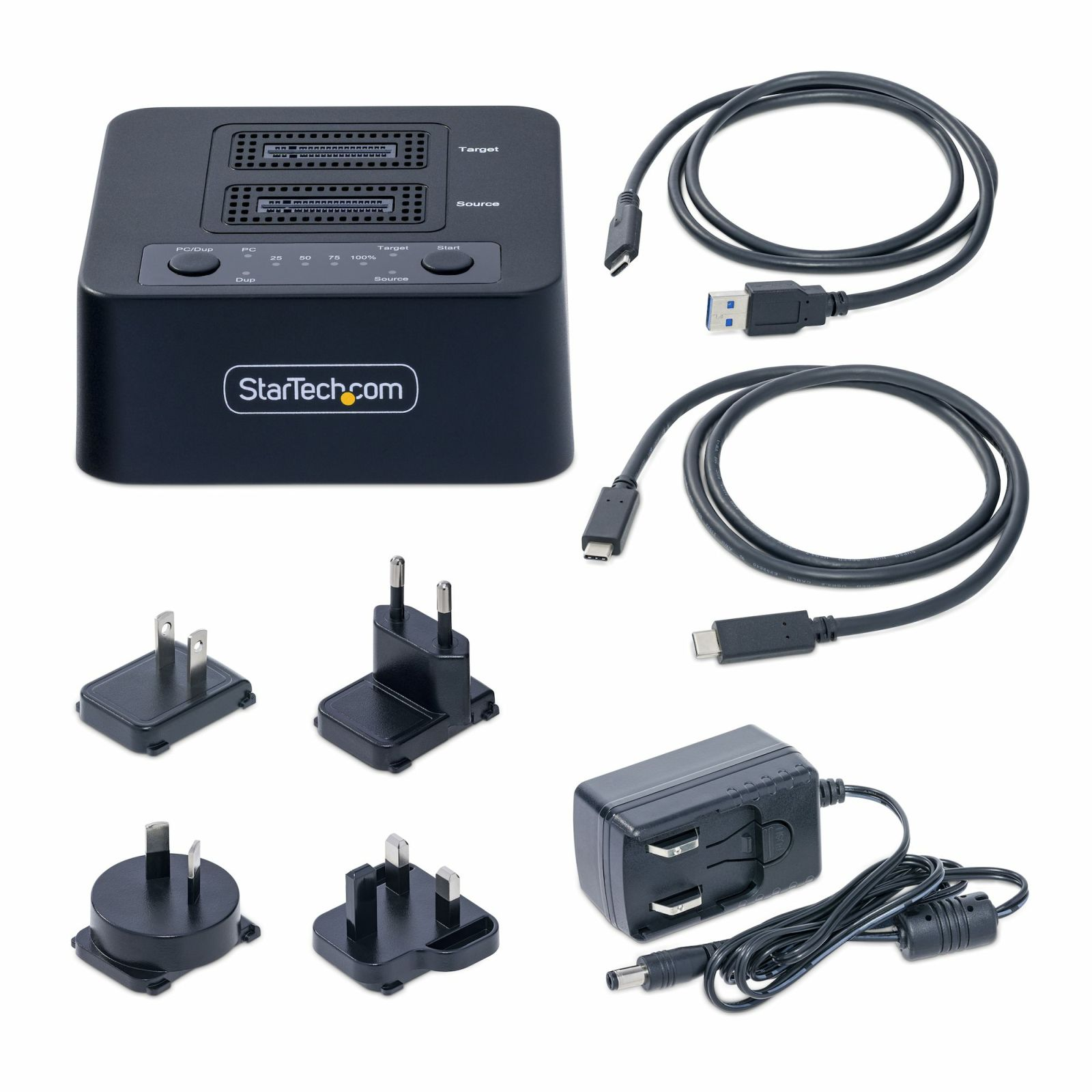 Dispositivo negro con cables, enchufes y adaptador de corriente. Logotipo de StarTech.com. Cables enrollados. Enchufes de formas variadas.