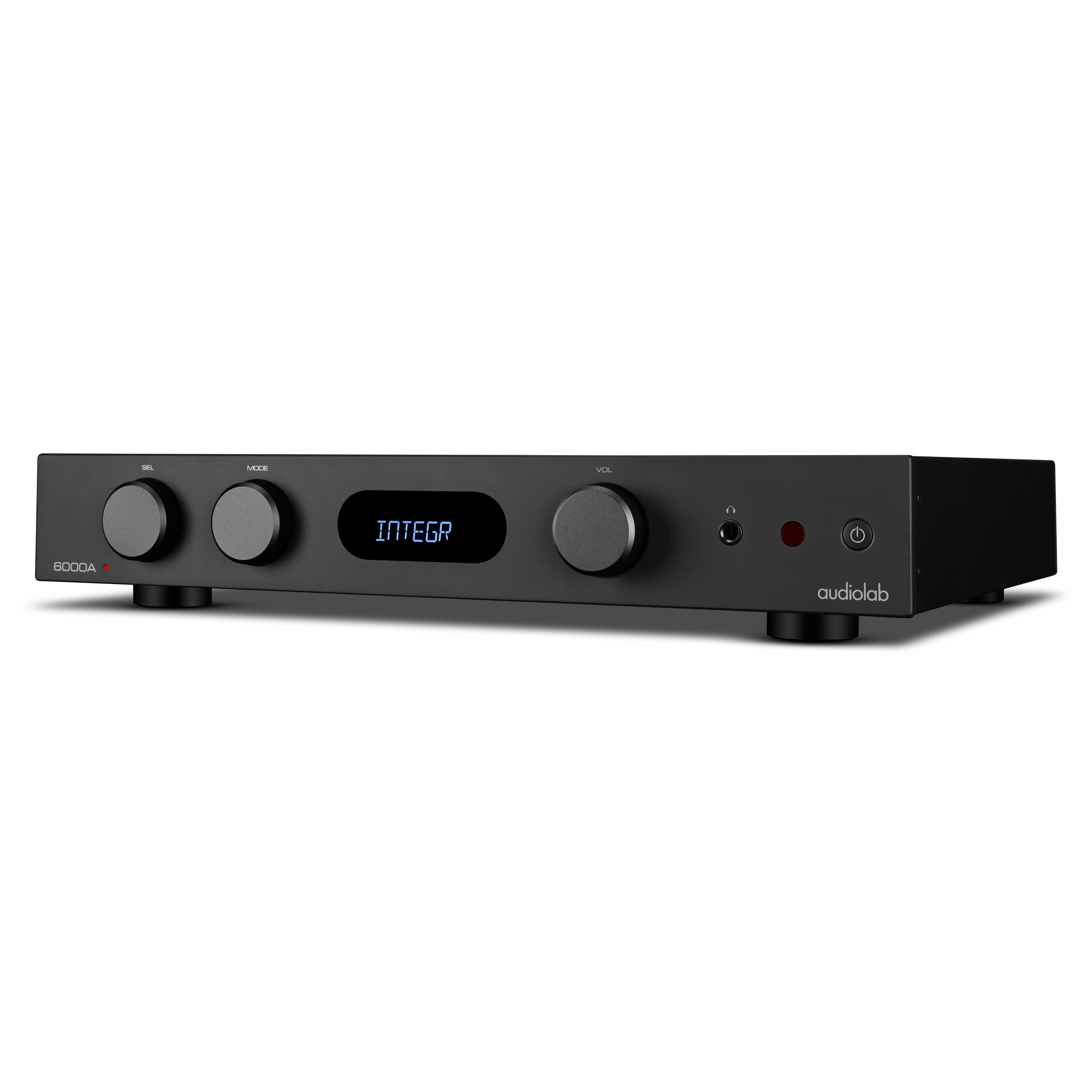 Zwarte audioversterker met knoppen en display met 'INTEGR'. Het merk 'audiolab' is zichtbaar.