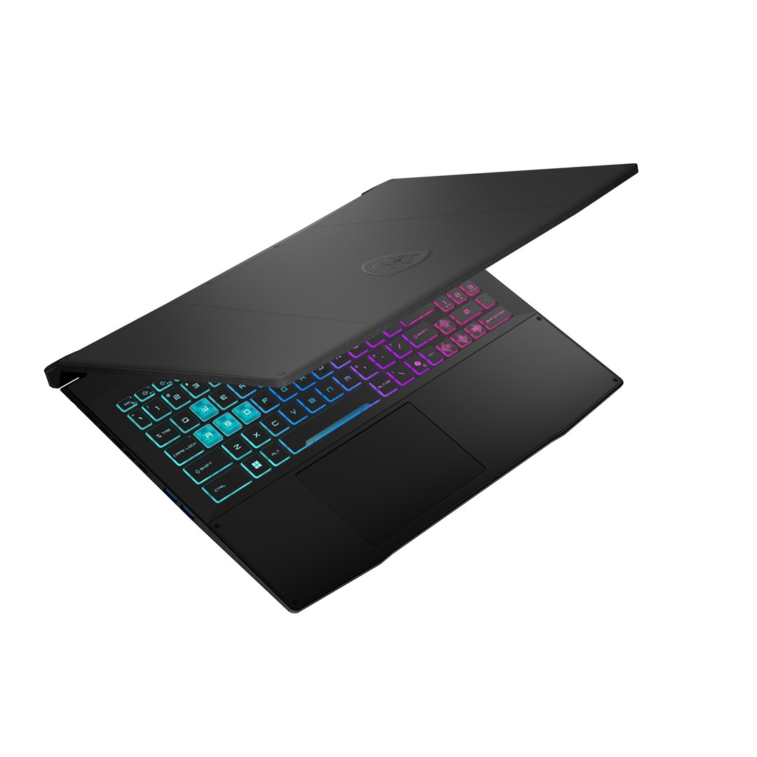 Czarny laptop z podświetlaną klawiaturą. Ekran jest otwarty, pokazując klawiaturę. Klawisze są podświetlone w różnych kolorach.