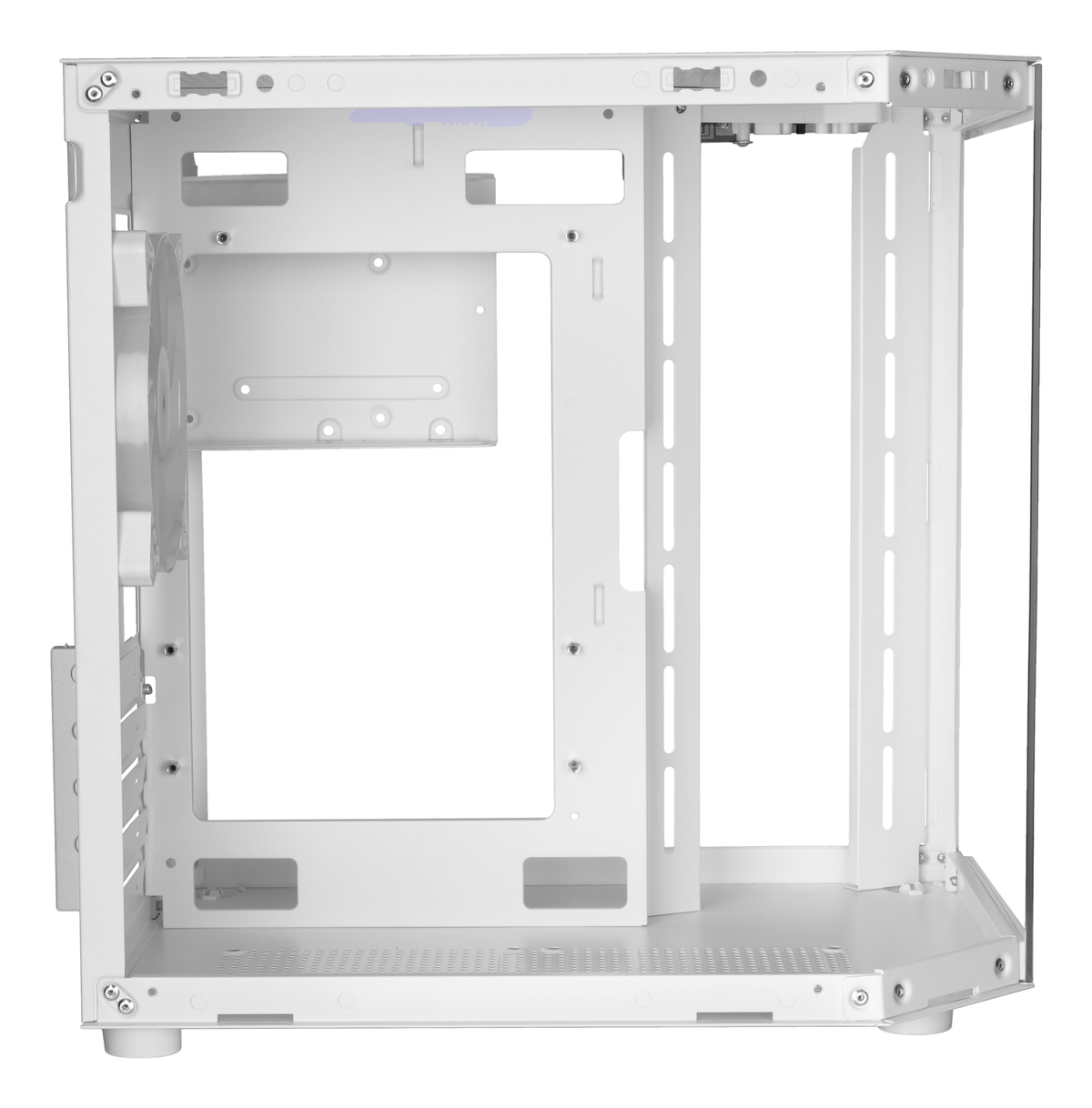 Un case per computer bianco vuoto. Ha una forma rettangolare con varie aperture. Il lato ha un pannello di vetro.