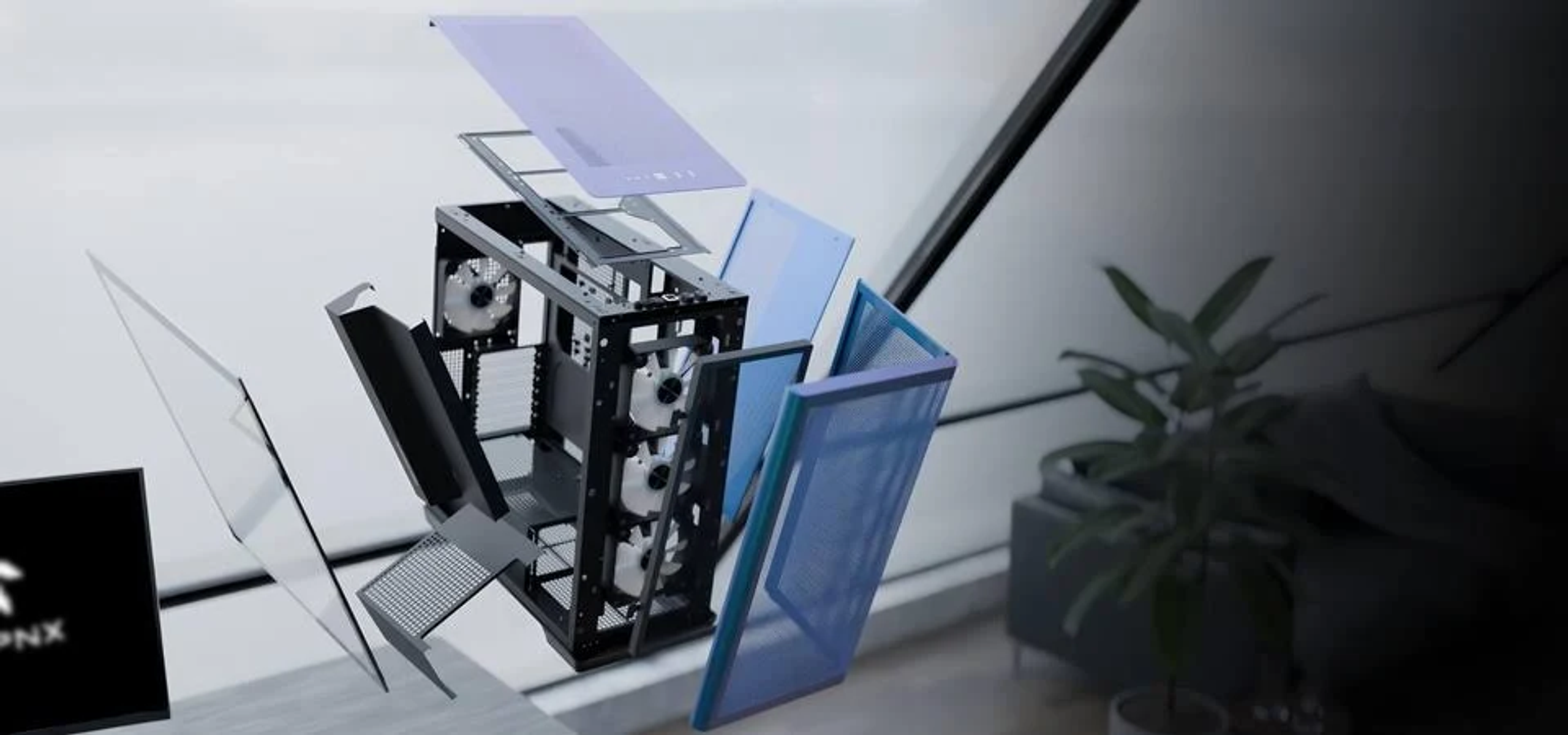 Vista esplosa di un case per computer nero con dettagli blu, ventole e pannelli di vetro, su uno sfondo sfocato.