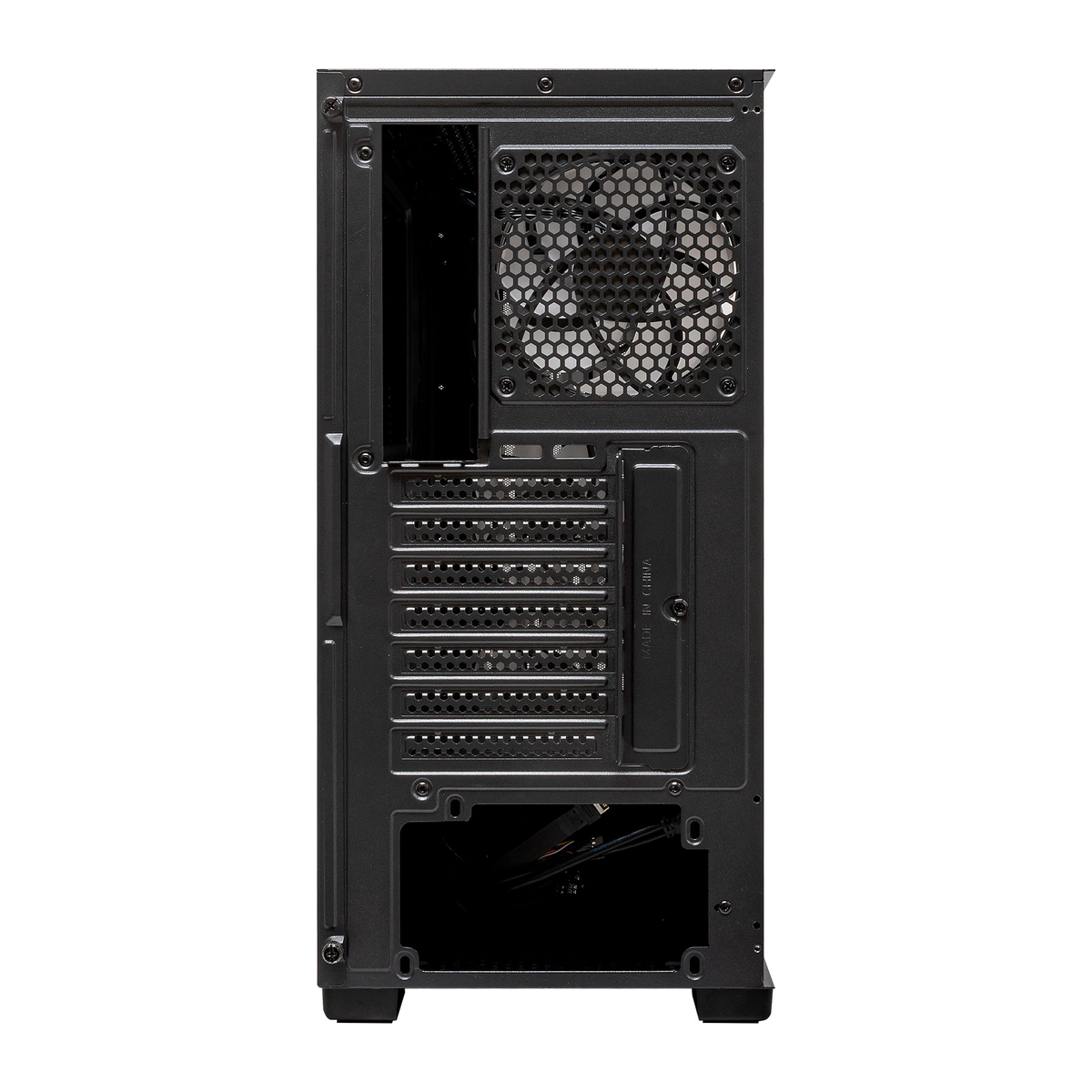 Vista posteriore di un case nero per computer. Ha una ventola, varie fessure e un pannello 'Made in China'.