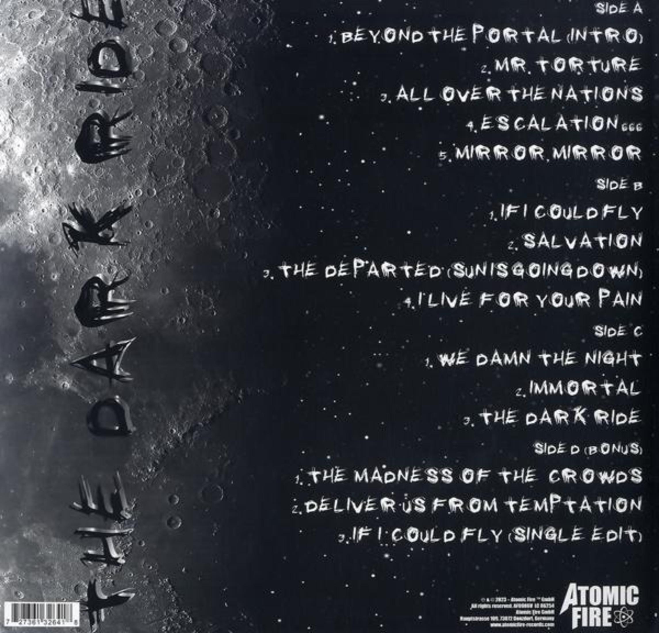 Albumhoes: The Dark Ride. Tekst op een sterrenachtergrond met songtitels en bandlogo. Maan oppervlakte textuur.