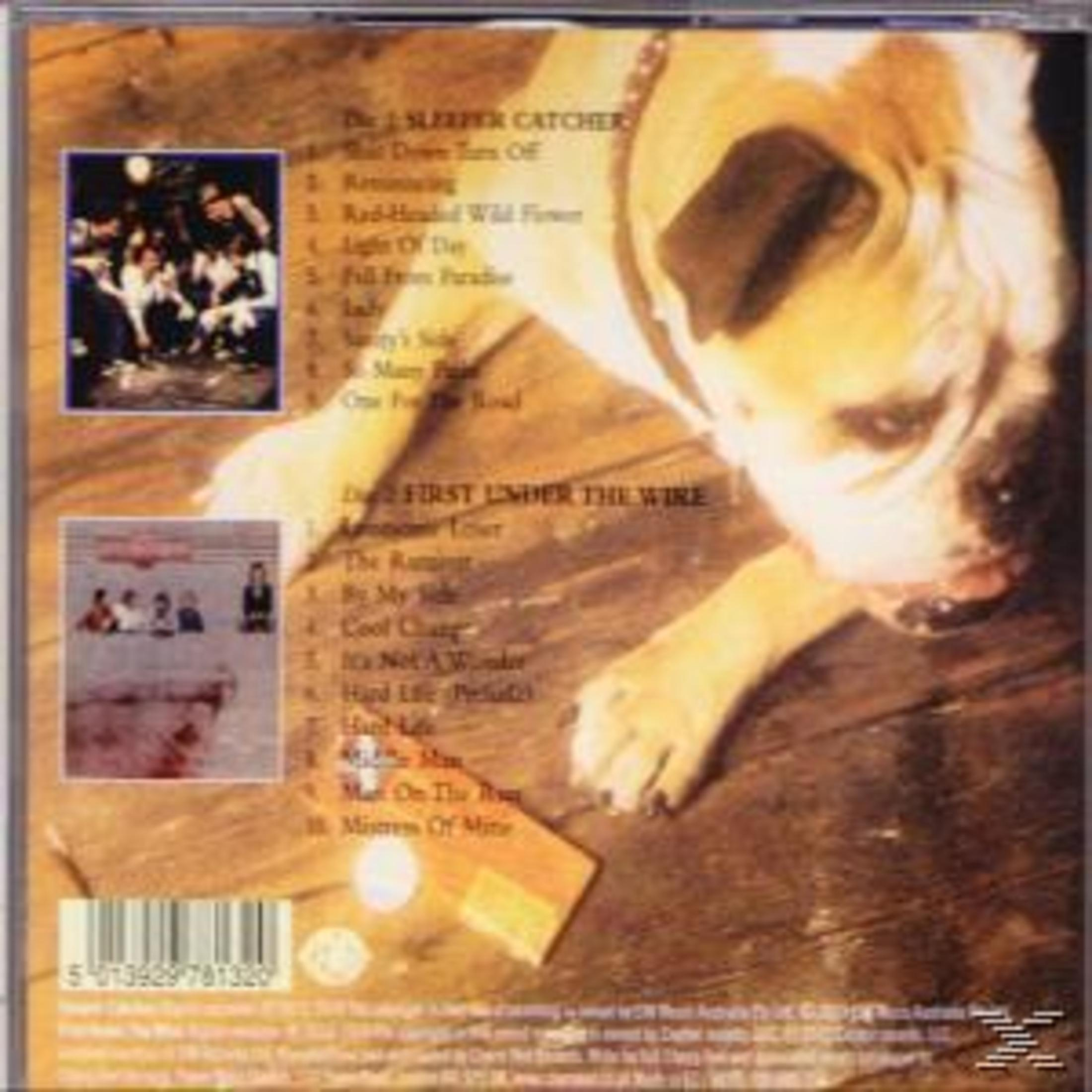 CD-Cover. Ein Hundegesicht ist prominent. Albumtitel ist sichtbar. Weitere Bilder und Text sind ebenfalls enthalten.