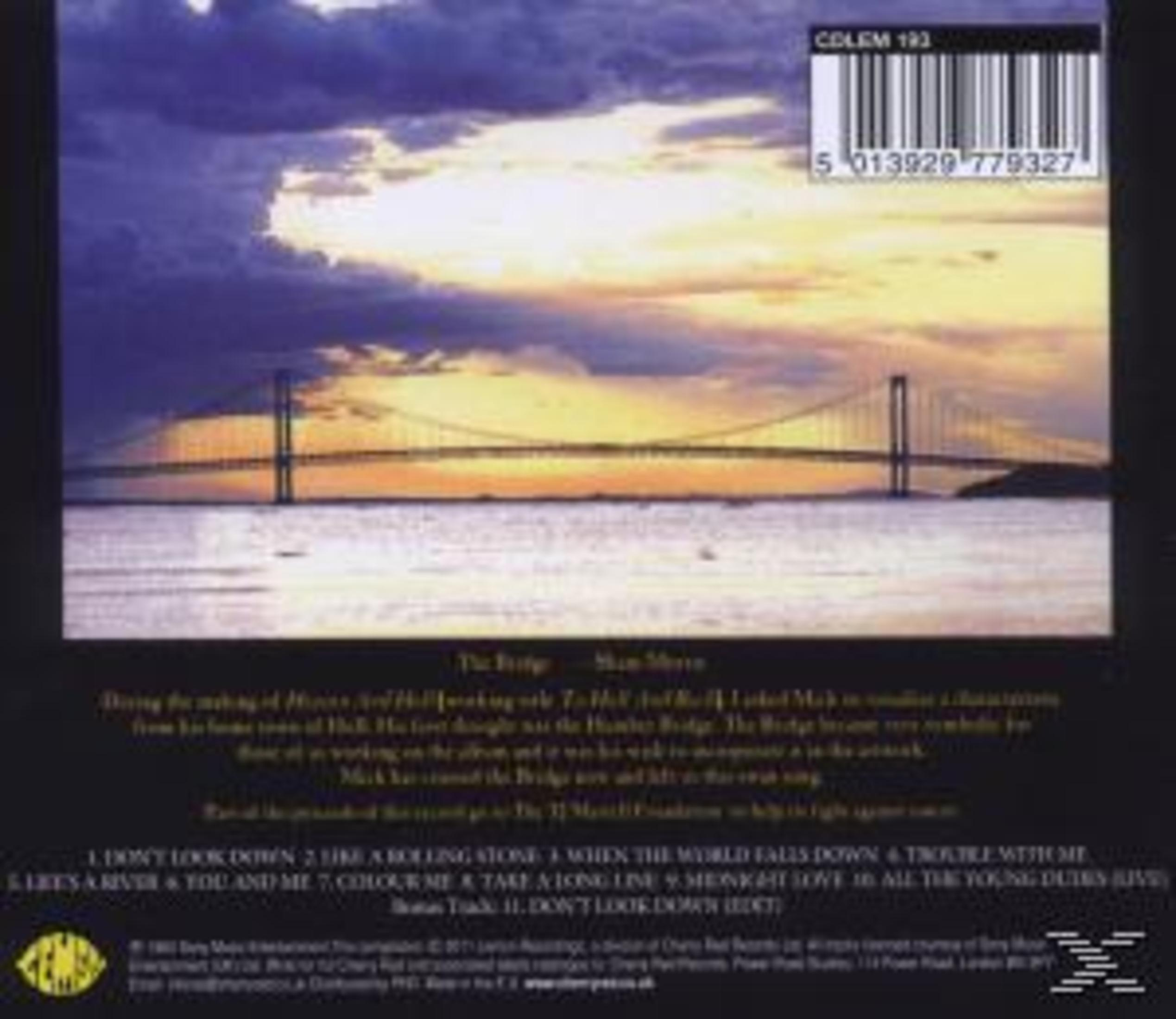 Albumcover. Eine Brücke überspannt das Wasser. Der Himmel ist orange und lila. Oben befindet sich ein Barcode.