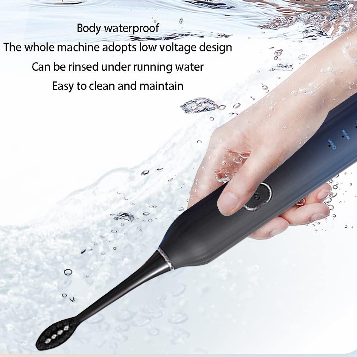Eine Hand hält eine schwarze elektrische Zahnbürste unter Wasser. Das Wasser ist klar mit Blasen. Text in Weiß: wasserdicht, leicht zu reinigen.