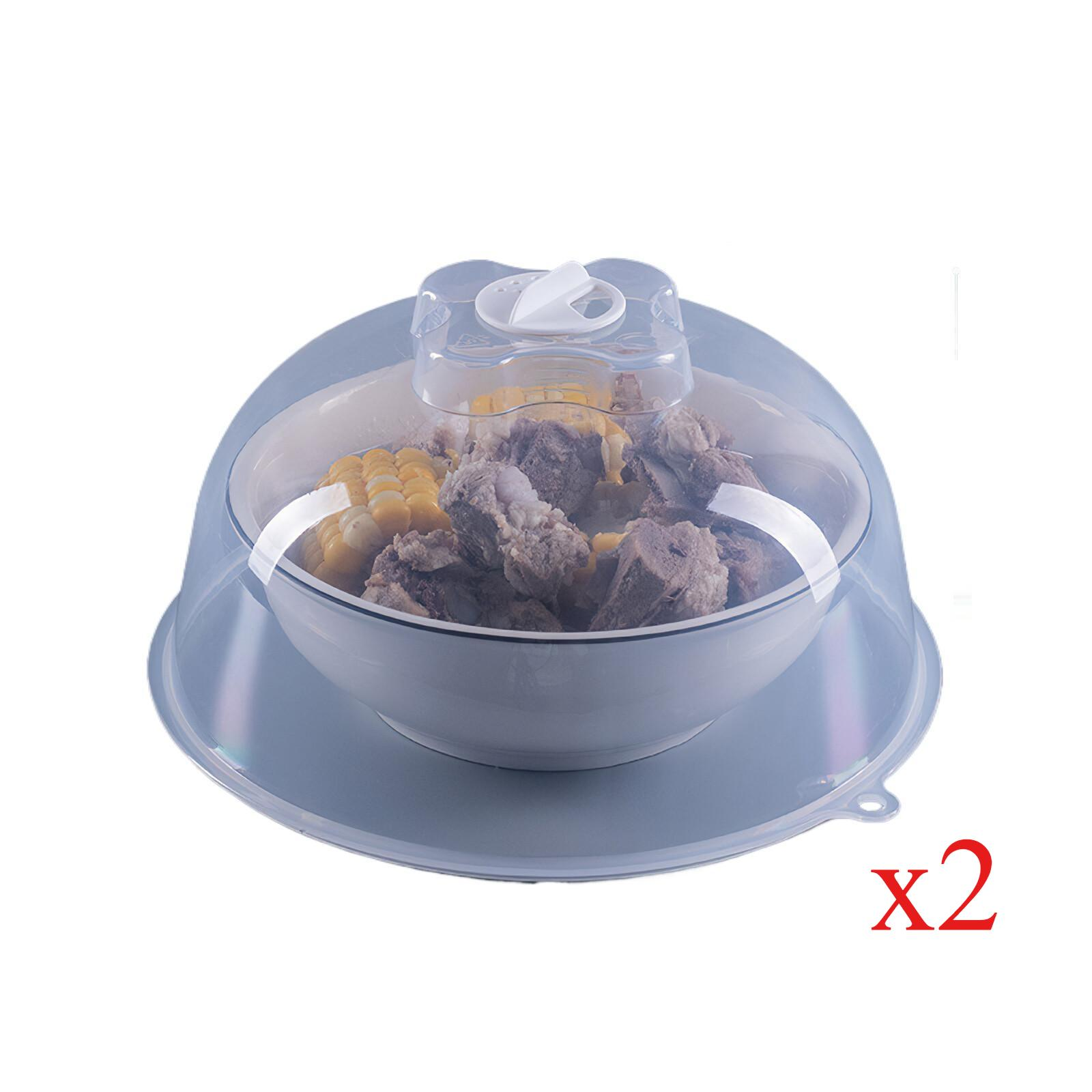 Eine Schüssel mit Essen, Mais und Fleisch, bedeckt mit einem transparenten Deckel. Die Schüssel steht auf einem Teller. Etikett 'x2'.