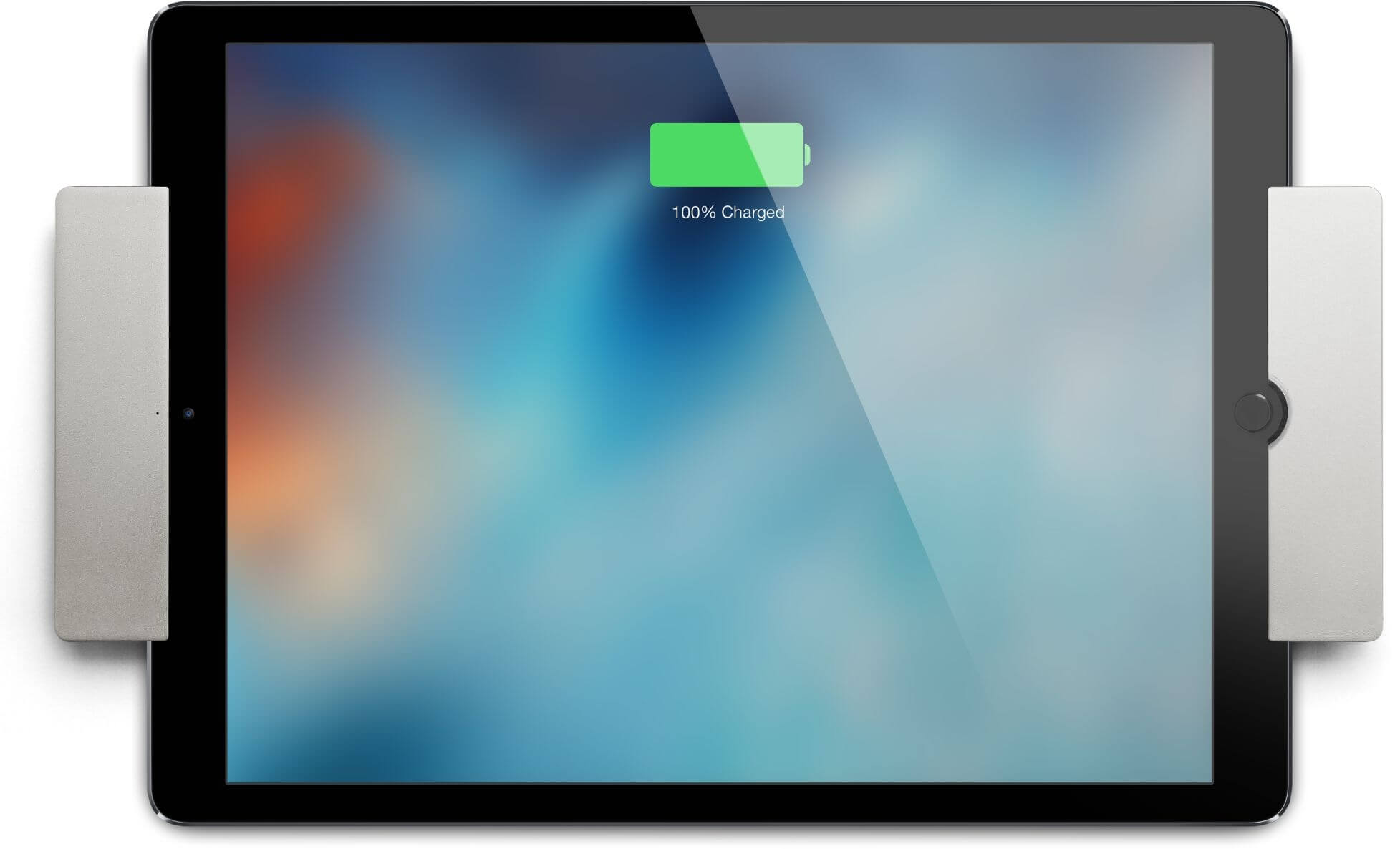 Ein Tablet lädt und zeigt 100 %. Graue Seiten angebracht. Der Bildschirm zeigt einen blau-weißen Farbverlauf.