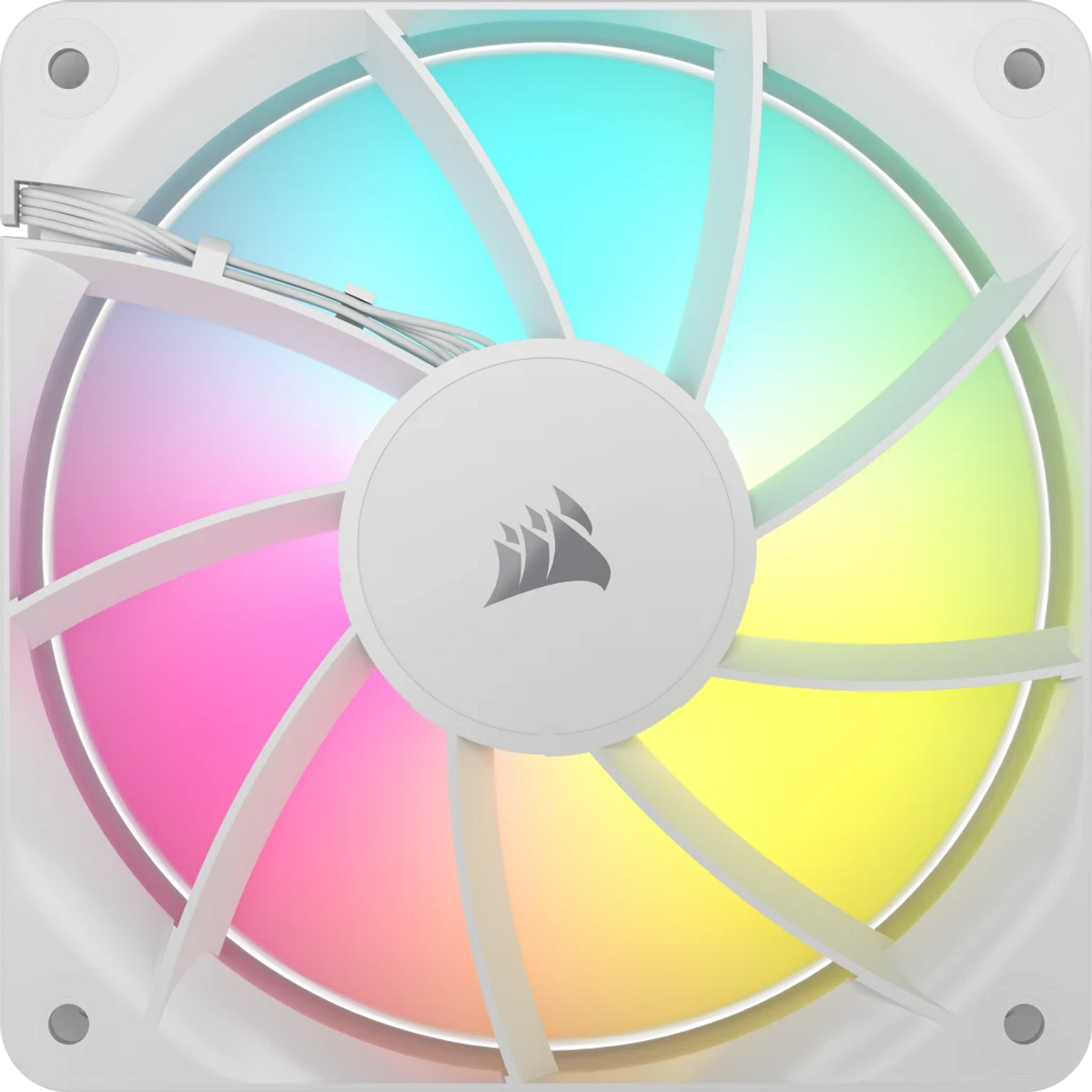 Biały wentylator komputerowy z kolorowym oświetleniem RGB. Wentylator ma zakrzywione łopatki i centralne logo, z kwadratową ramką.