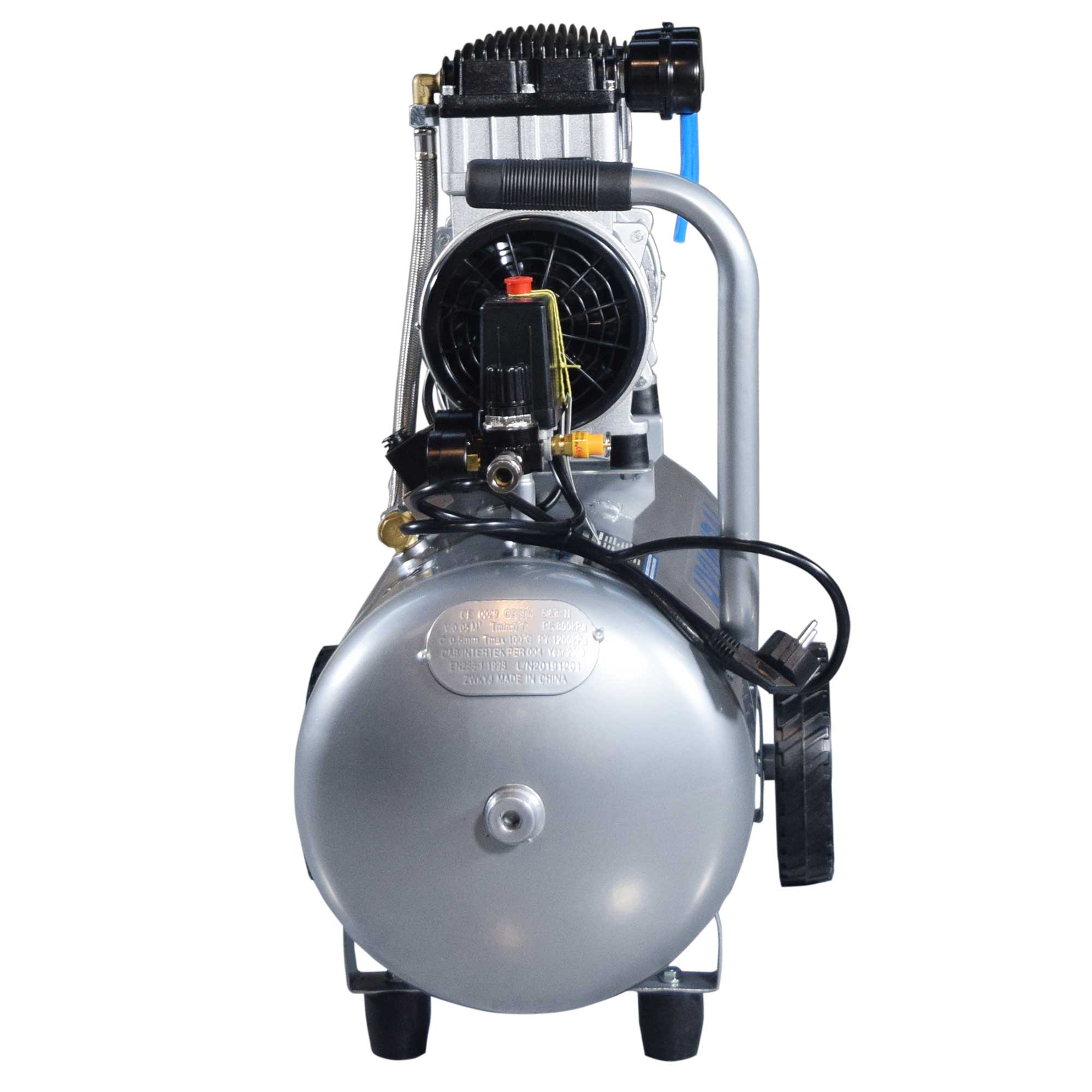Un compresor de aire plateado con detalles en negro y azul. Cuenta con un tanque, motor y manija. Tiene cable de alimentación y ruedas.
