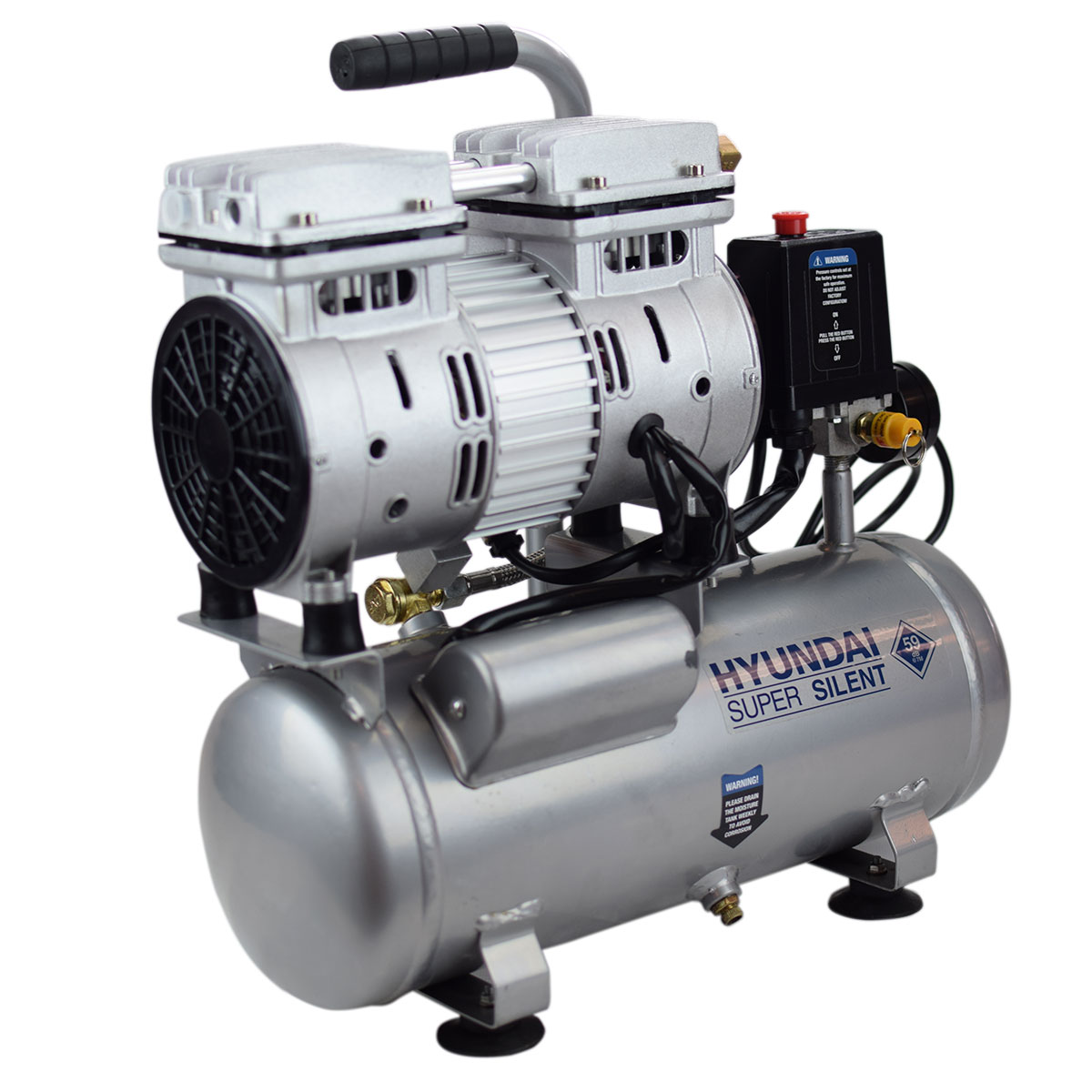 Un compresor de aire plateado Hyundai Super Silent. Tiene un asa negra, un ventilador negro y un interruptor de encendido/apagado rojo.