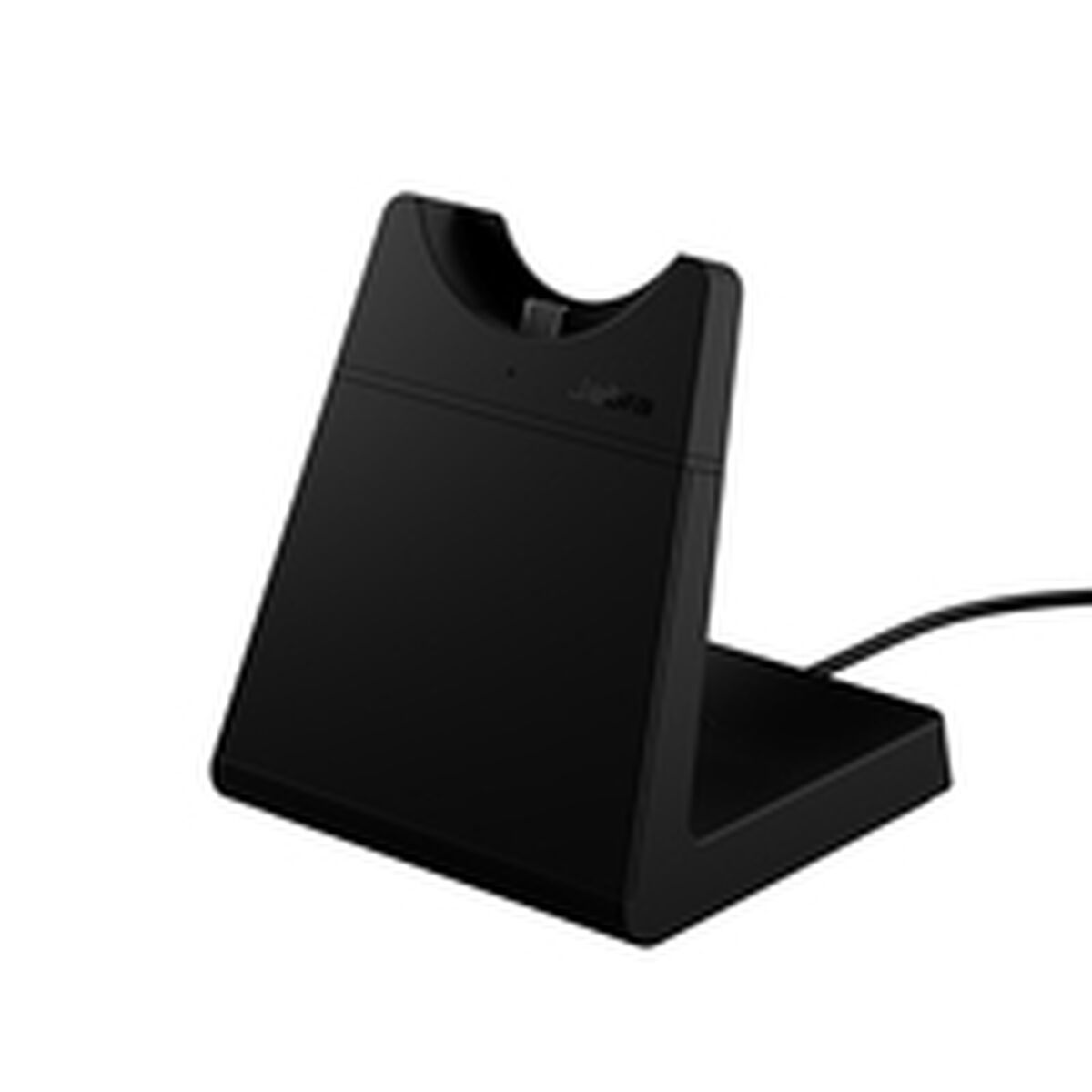 Un soporte de carga Jabra negro. Tiene una base para auriculares y una base. Un cable está conectado a la parte posterior.