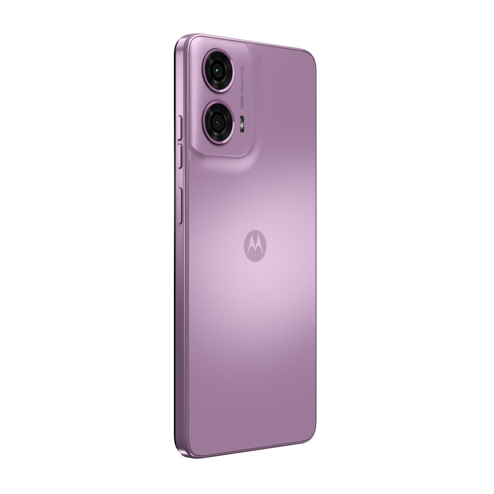 Un smartphone lavanda. Tiene una cámara de doble lente y el logotipo de Motorola en la parte trasera. El teléfono está inclinado a la derecha.