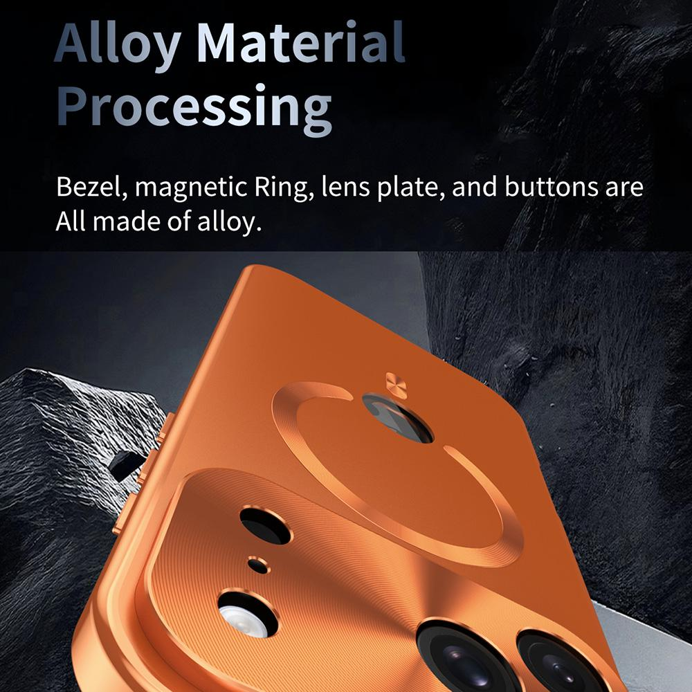 Nahaufnahme der kupferfarbenen Rückseite eines Telefons mit Kameralinsen und einem kreisförmigen Design. Text: 'Alloy Material Processing'.