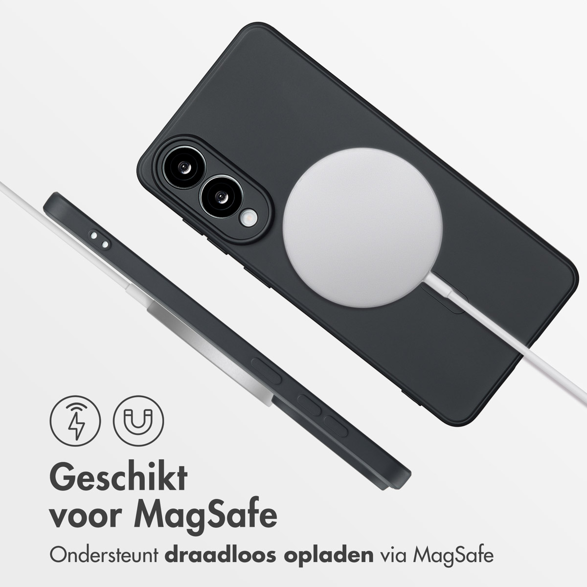 Zwarte telefoon met een witte MagSafe-oplader. Er is ook een zwarte telefoonhoes met een zilveren magneetstrip. Tekst over MagSafe.