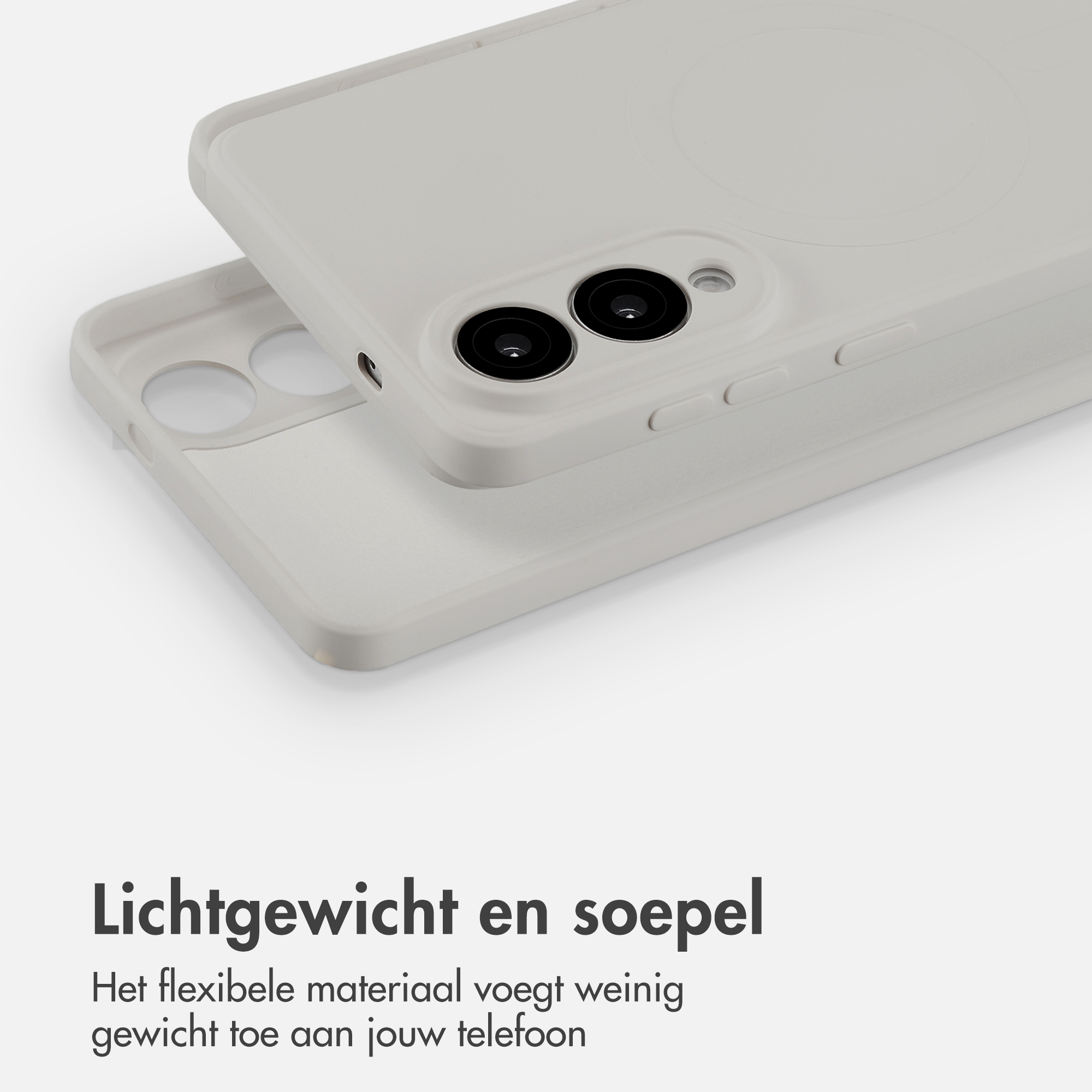 Twee lichtgrijze telefoonhoesjes op elkaar. De bovenste heeft camera-uitsparingen en een cirkelvormig ontwerp. Witte achtergrond.