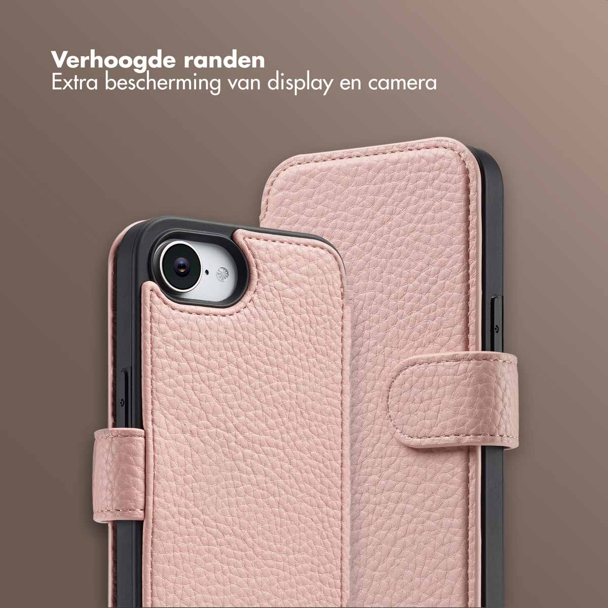 Eine rosa Leder-Handyhülle mit schwarzem Rahmen. Die Hülle hat einen Kameraausschnitt und einen Magnetverschluss. Text oben.