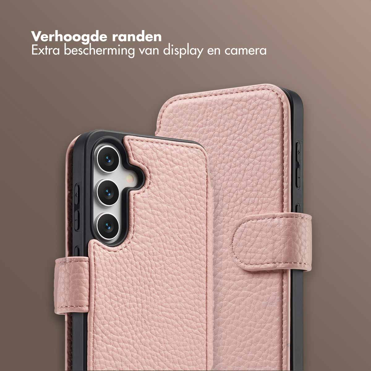 Un étui de téléphone en cuir rose avec un cadre noir. Le texte 'Verhoogde randen' est en haut. L'étui est ouvert.