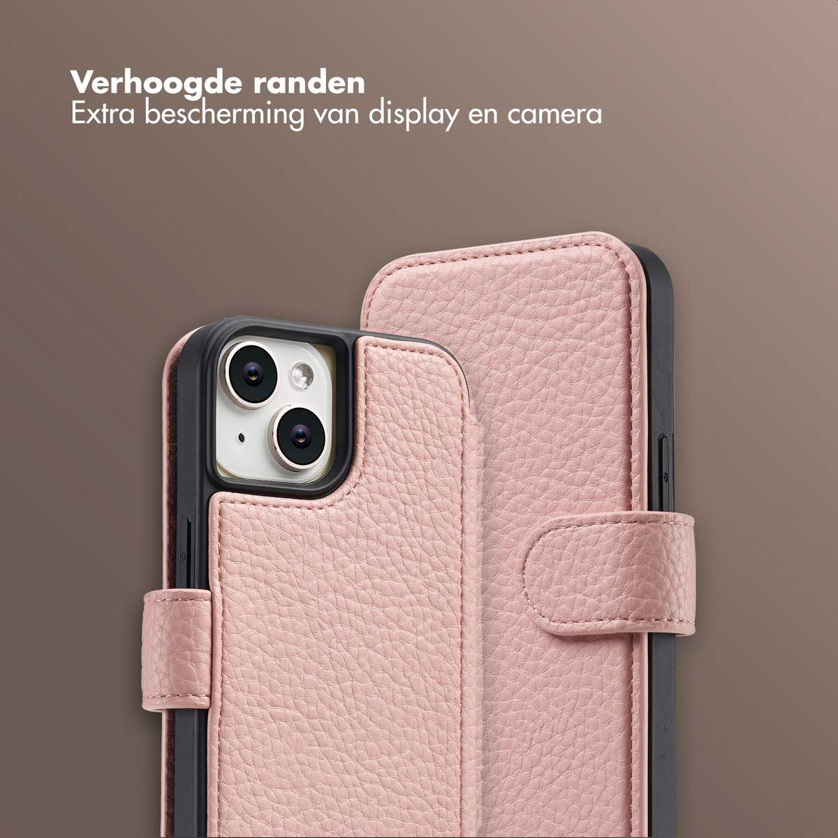 Roze telefoonhoesje met een zwart frame. De hoes is open en toont de camera en het scherm van de telefoon.