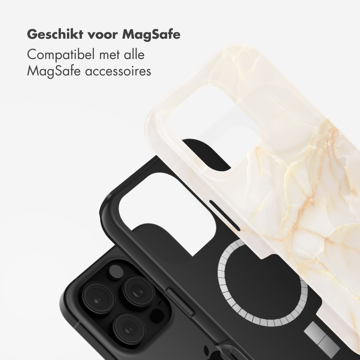 Tre custodie per telefono: nera, marmo bianco e una trasparente, sovrapposte. Testo: Geschikt voor MagSafe, Compatibel met alle MagSafe accessoires.