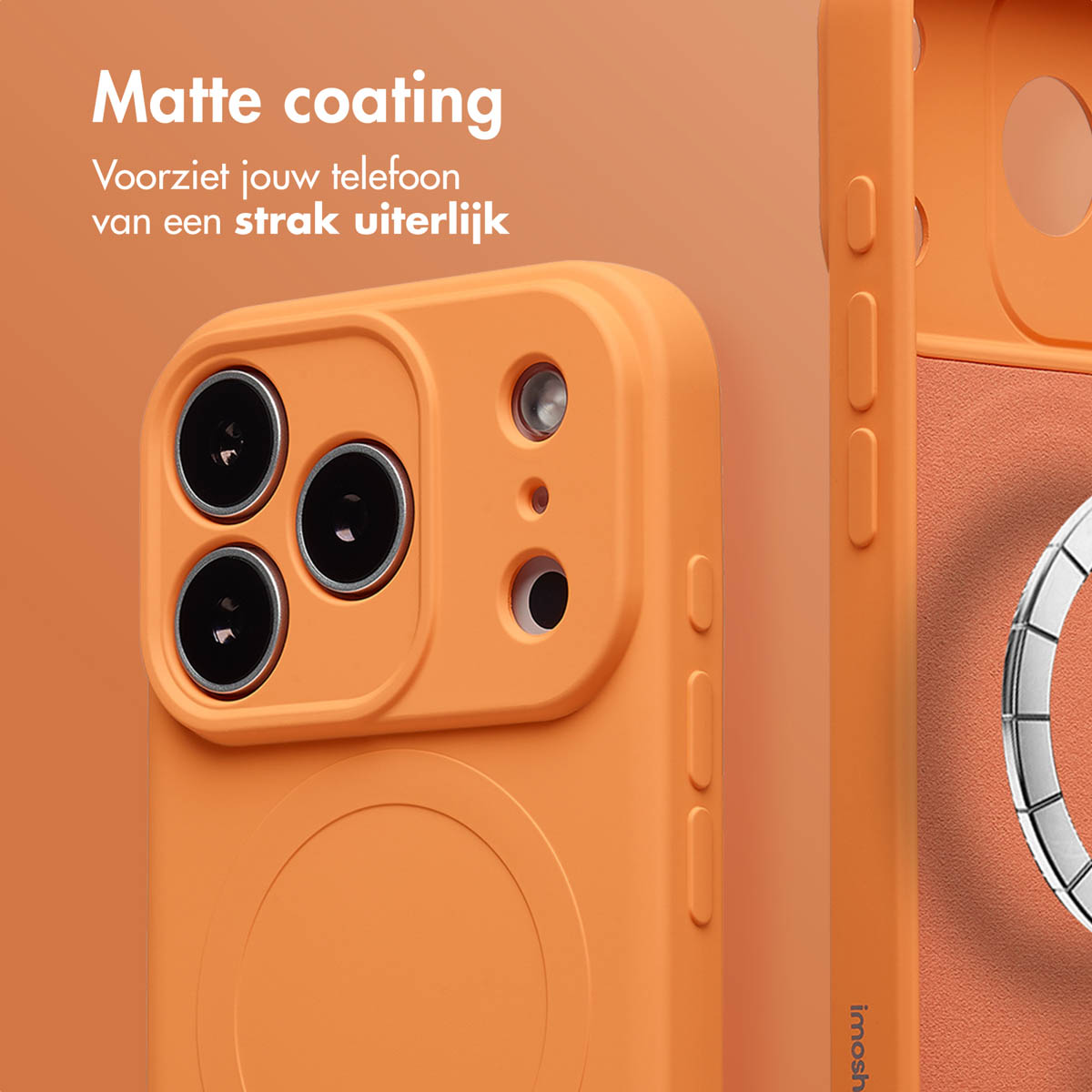 Oranje telefoonhoesje met matte coating, met cameralenzen, knoppen en een ringhouder, tegen een oranje achtergrond.