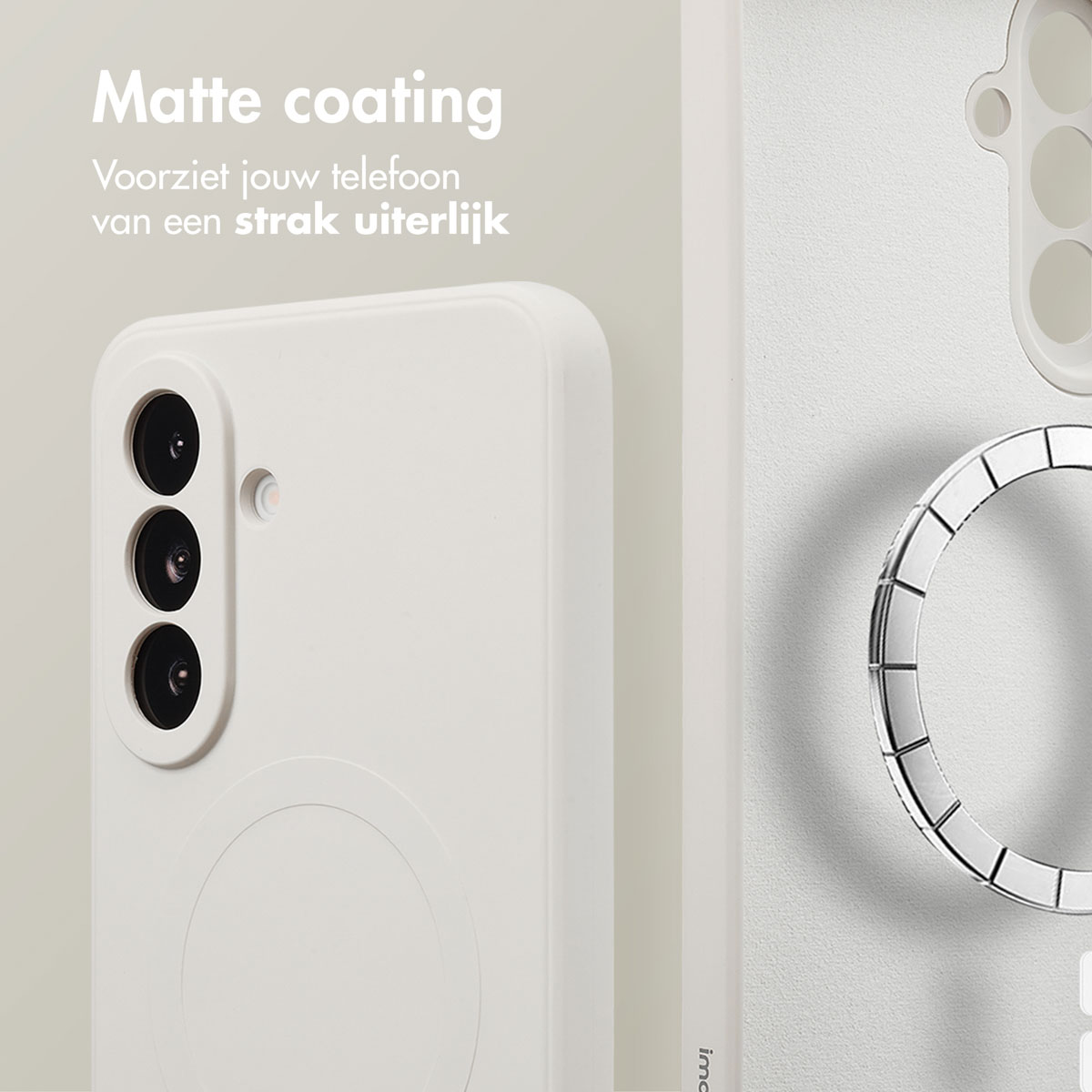 Een witte telefoonhoes met drie cameralenzen. Een metalen ring en de tekst 'Matte coating' zijn ook zichtbaar.