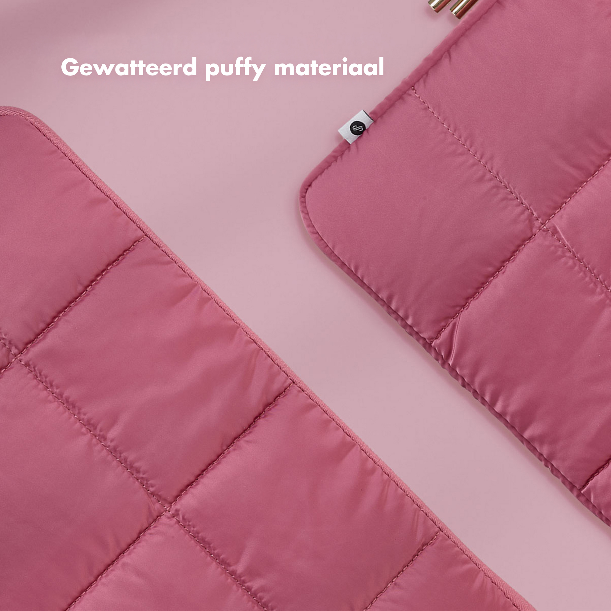 Two pink quilted fabric pieces on a pink background. White text at the top reads 'Gewatteerd puffy materiaal'.