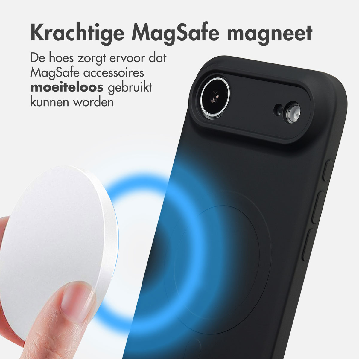 Un étui de téléphone noir avec un accessoire MagSafe circulaire blanc est tenu à proximité. Une aura bleue suggère une connexion magnétique.