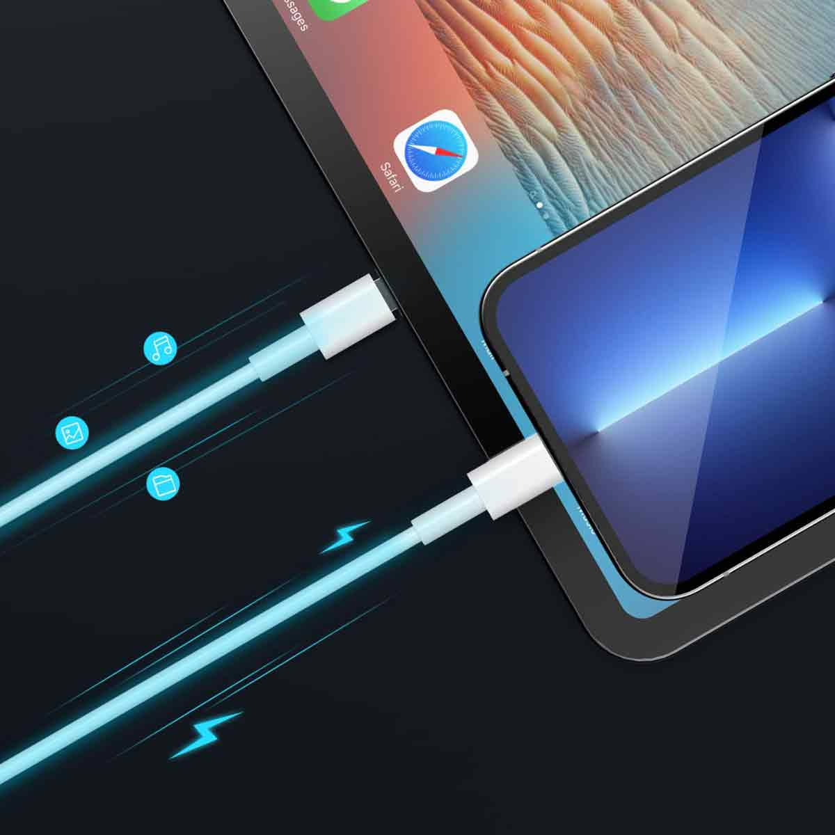 Ein Tablet und ein Telefon, die von weißen Kabeln aufgeladen werden. Blitzsymbole und App-Symbole sind sichtbar.