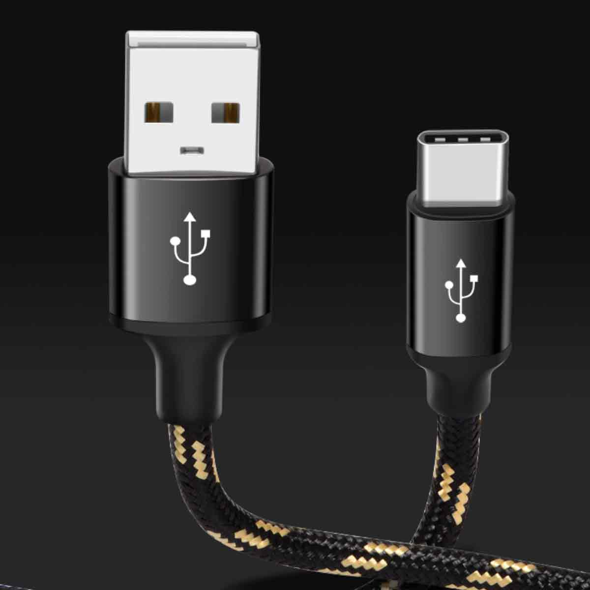 USB-Kabel mit USB-A- und USB-C-Anschlüssen. Geflochtenes schwarz-goldenes Kabel mit dem USB-Symbol.