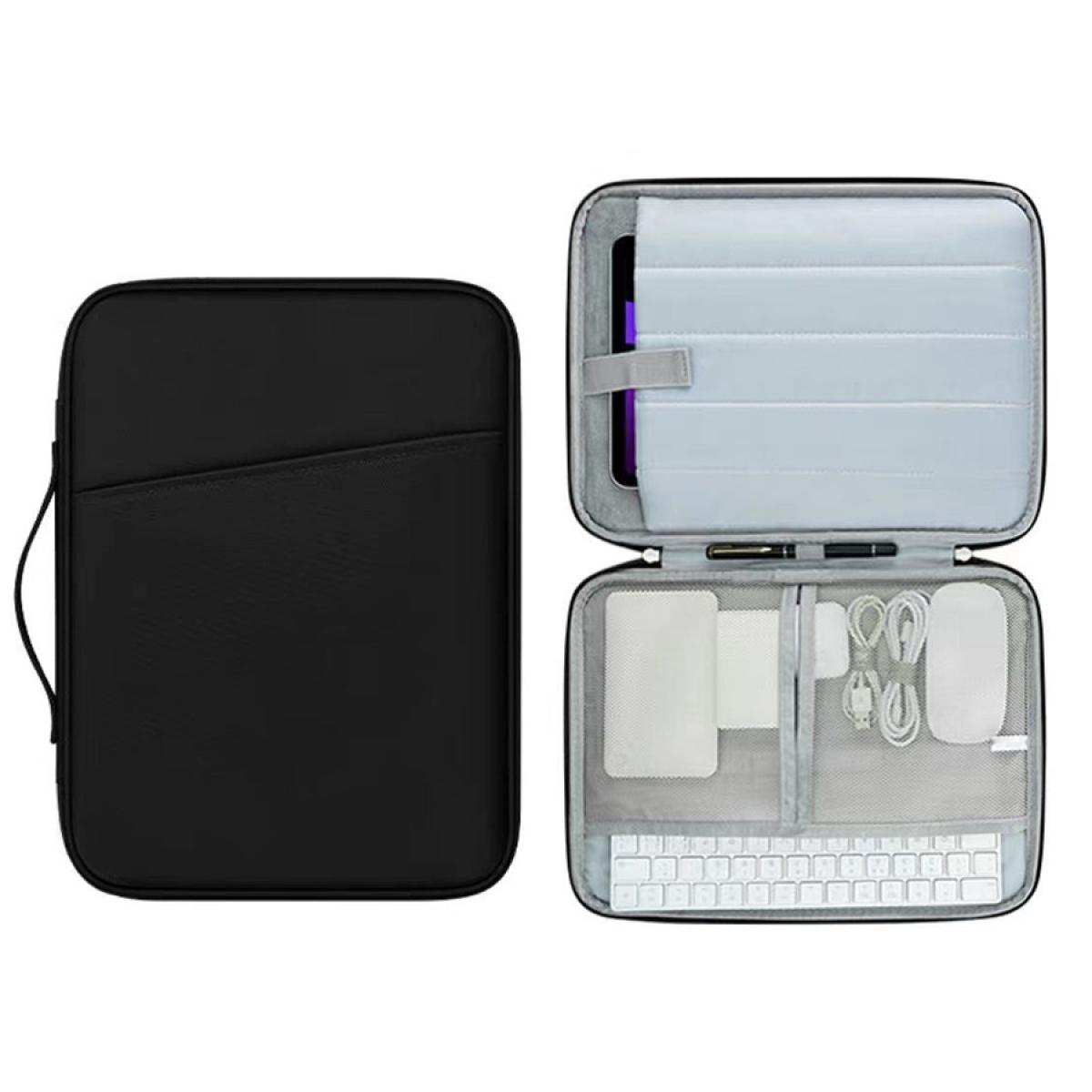 Schwarze Laptoptasche, geöffnet, um ein Tablet, eine Tastatur, eine Maus, ein Ladegerät und anderes Zubehör zu zeigen. Tasche steht auf weißem Hintergrund.
