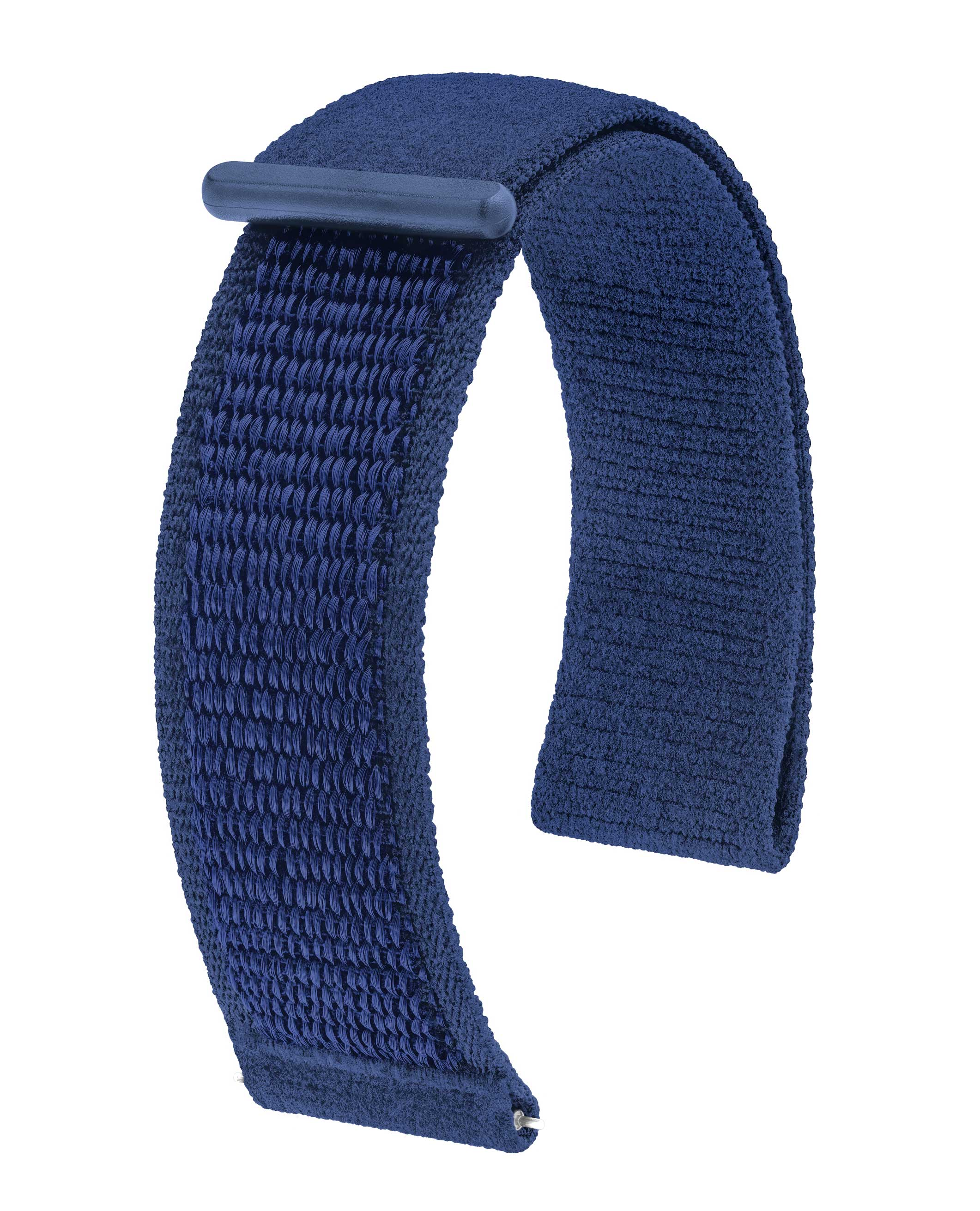 Ein marineblaues Uhrenarmband mit einem dunkelgrauen Verschluss wird vor weißem Hintergrund gezeigt.