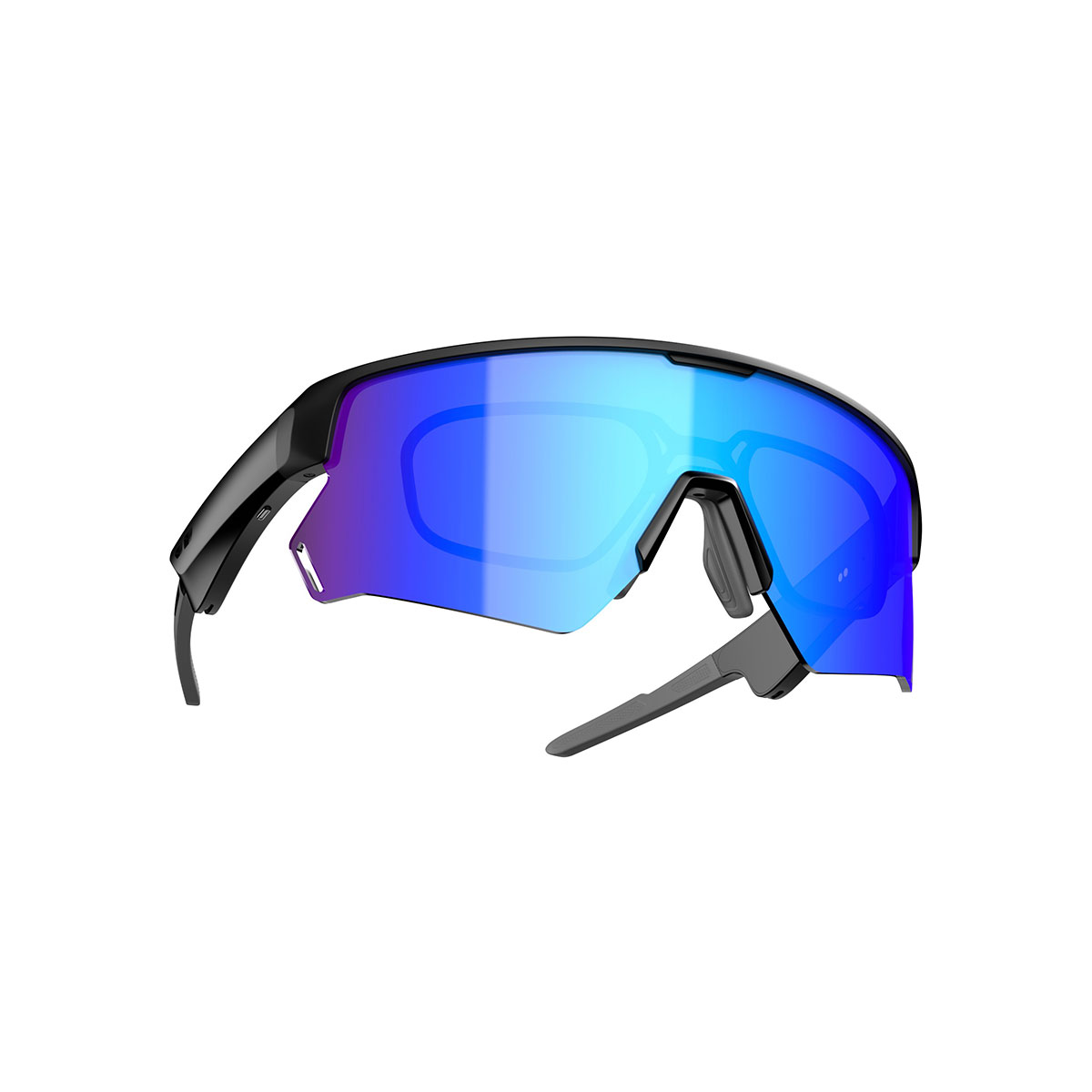 Occhiali da sole sportivi con montatura nera e lenti blu specchiate, su sfondo bianco. Gli occhiali sono angolati.