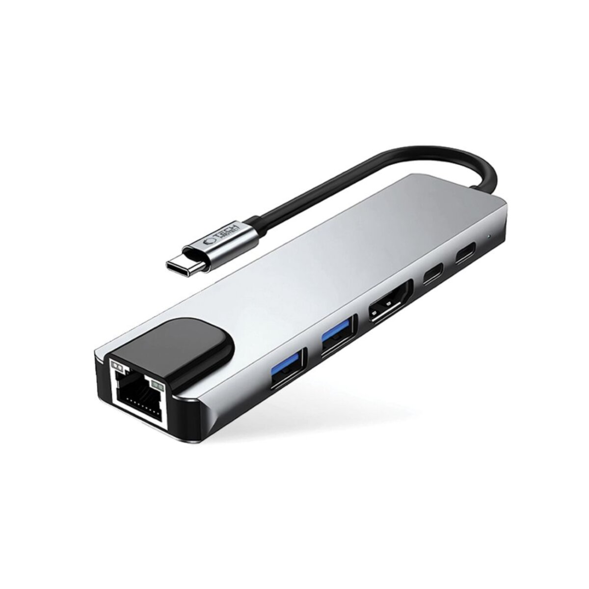 Een zilveren USB-hub met meerdere poorten, een zwarte kabel en een USB-C-connector. Poorten zijn onder meer USB, HDMI en Ethernet.