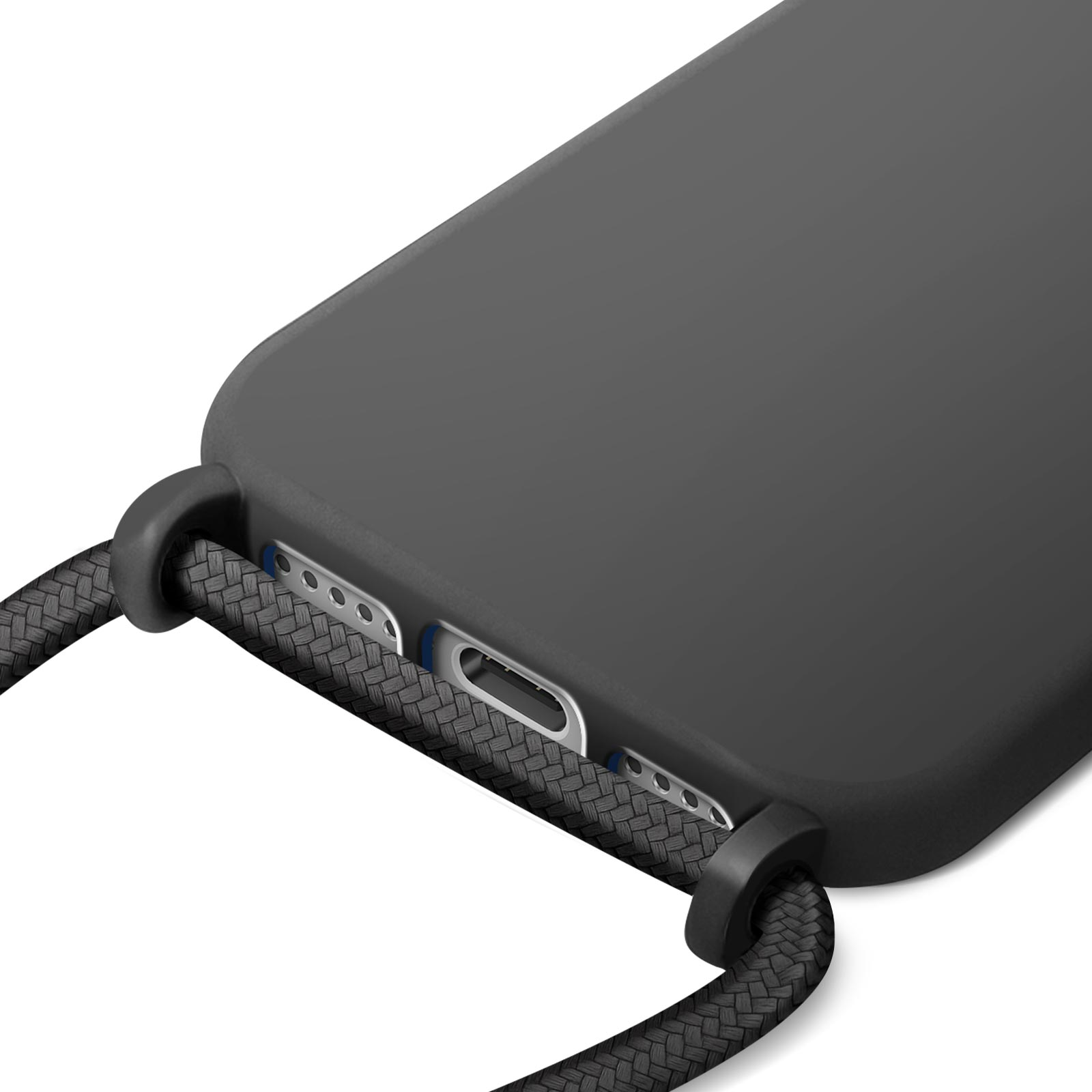 Gros plan sur un étui de téléphone noir avec une sangle noire tissée. Le port de chargement du téléphone est visible.