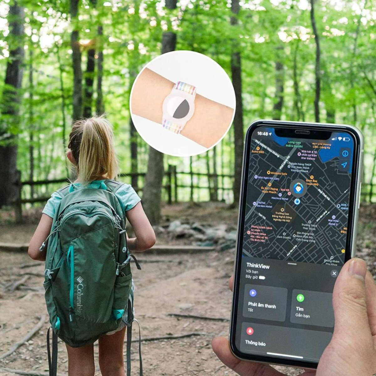 Ein Mädchen mit Rucksack geht im Wald. Ein Telefon zeigt eine Karte. Eine Uhr mit Regenbogenarmband ist gezeigt.