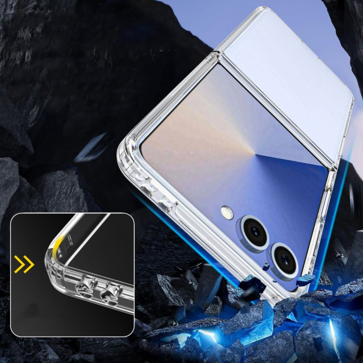 Eine durchsichtige Handyhülle schützt ein zusammengeklapptes Handy. Das Telefon ist blau und silberfarben. Es ist vor einem dunklen, felsigen Hintergrund platziert.