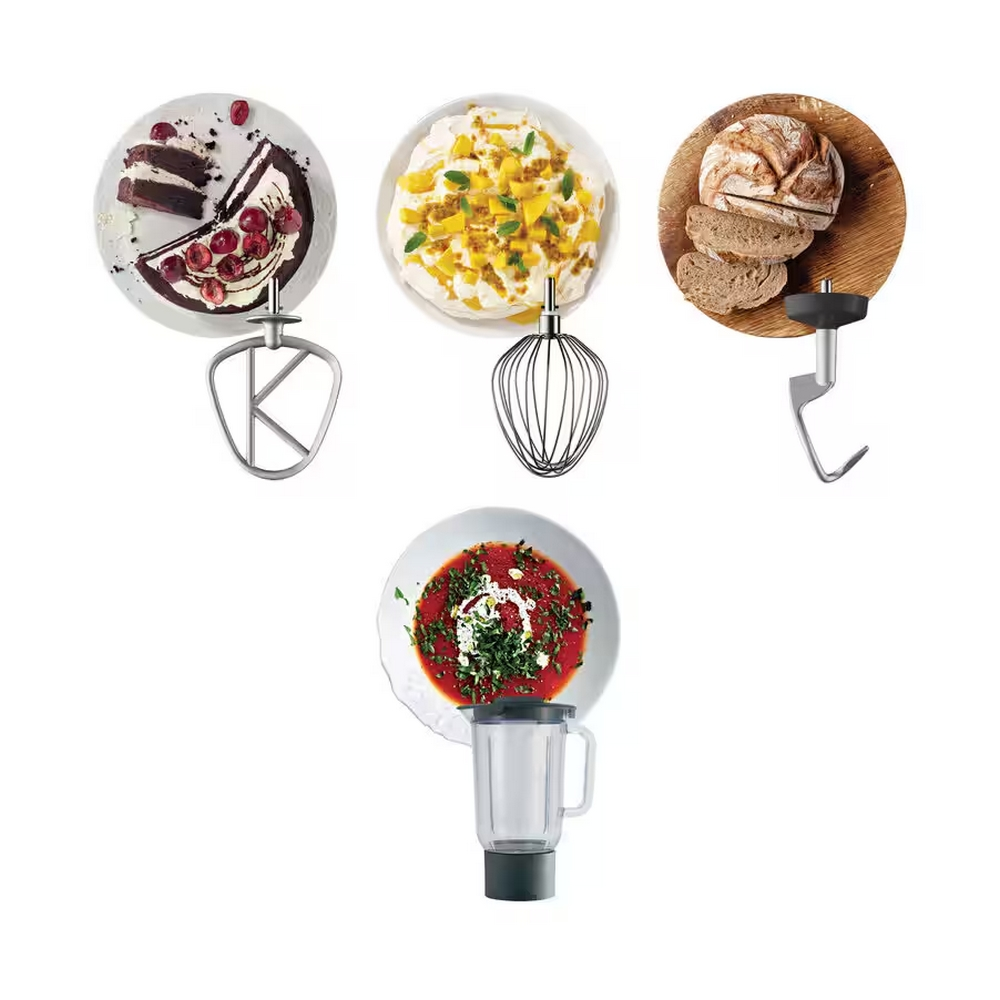 Obraz przedstawia ciasto, owoce, chleb i zupę ułożone wokół akcesoriów do miksera. Każdy produkt spożywczy jest na talerzu.