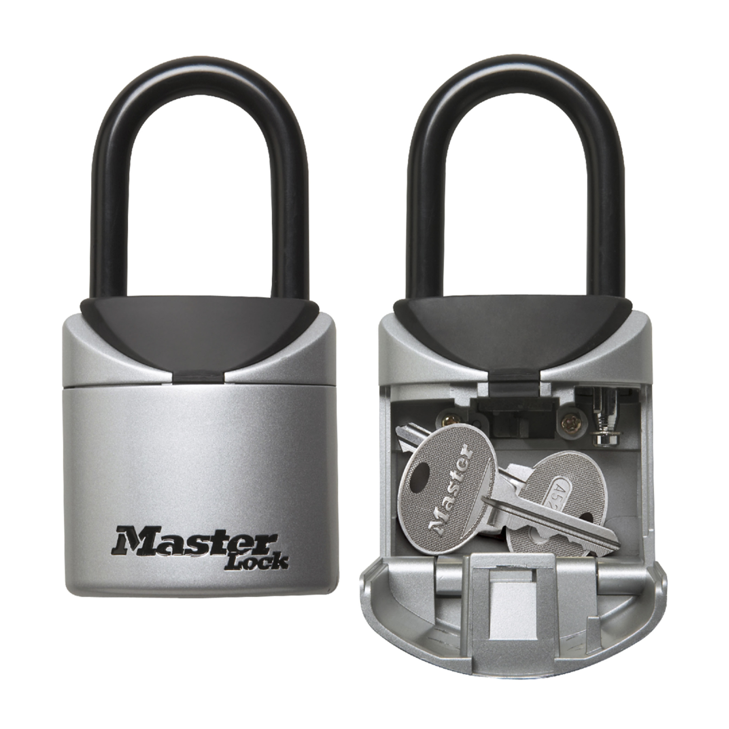 Due portachiavi Master Lock argentati, uno chiuso e uno aperto che rivela le chiavi all'interno. Maniglie nere ad arco sopra le scatole.