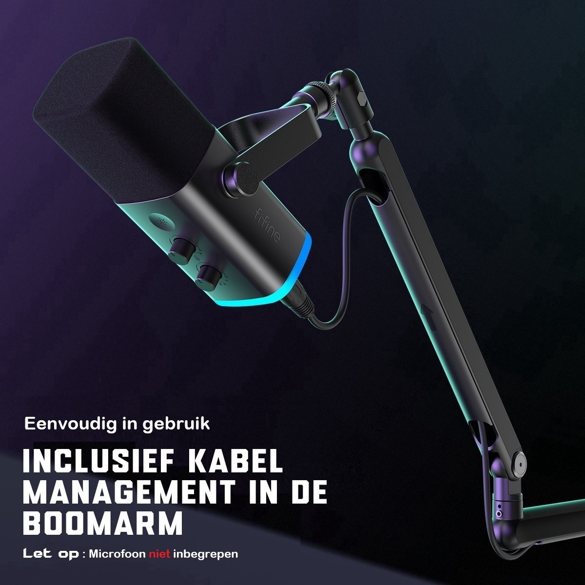 Un microphone Fifine noir sur un bras articulé. Le micro a des boutons de contrôle et une lumière bleue. Texte: Gestion des câbles incluse.