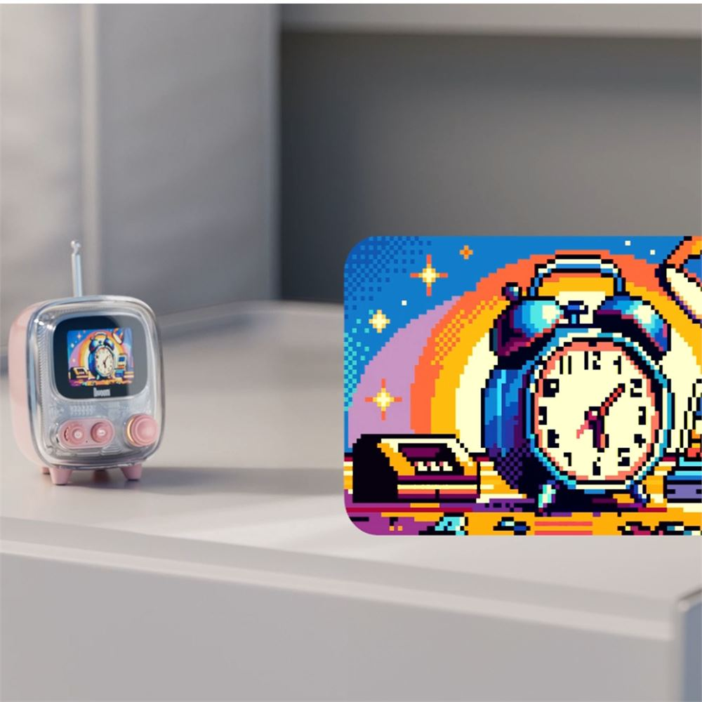 Küçük, retro tarzı bir TV, gökkuşağı arka planına karşı bir çalar saatin pikselli bir görüntüsünü görüntüler. TV pembe ve şeffaf.